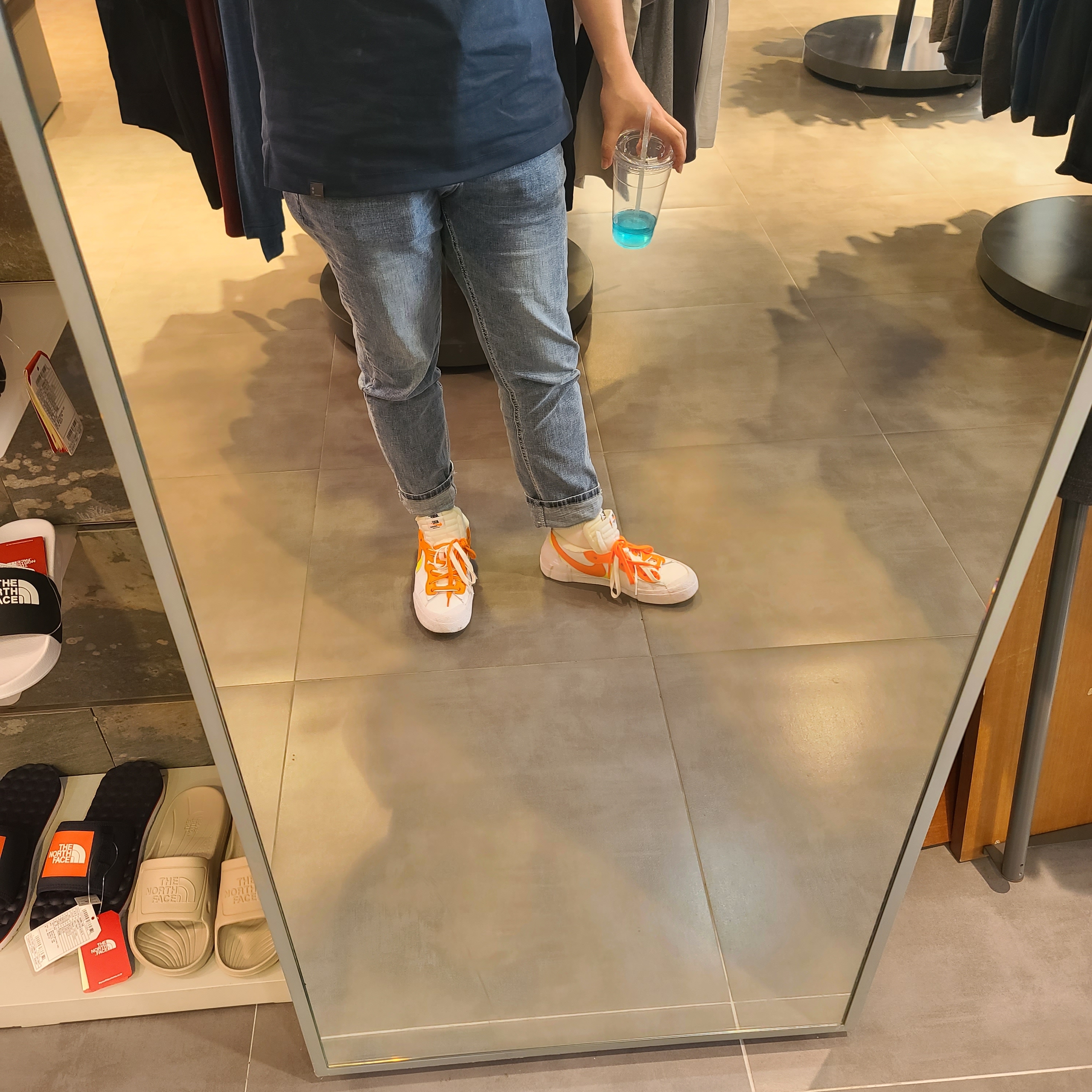 Nike x Sacai Blazer Low Magma Orange 착용 스타일