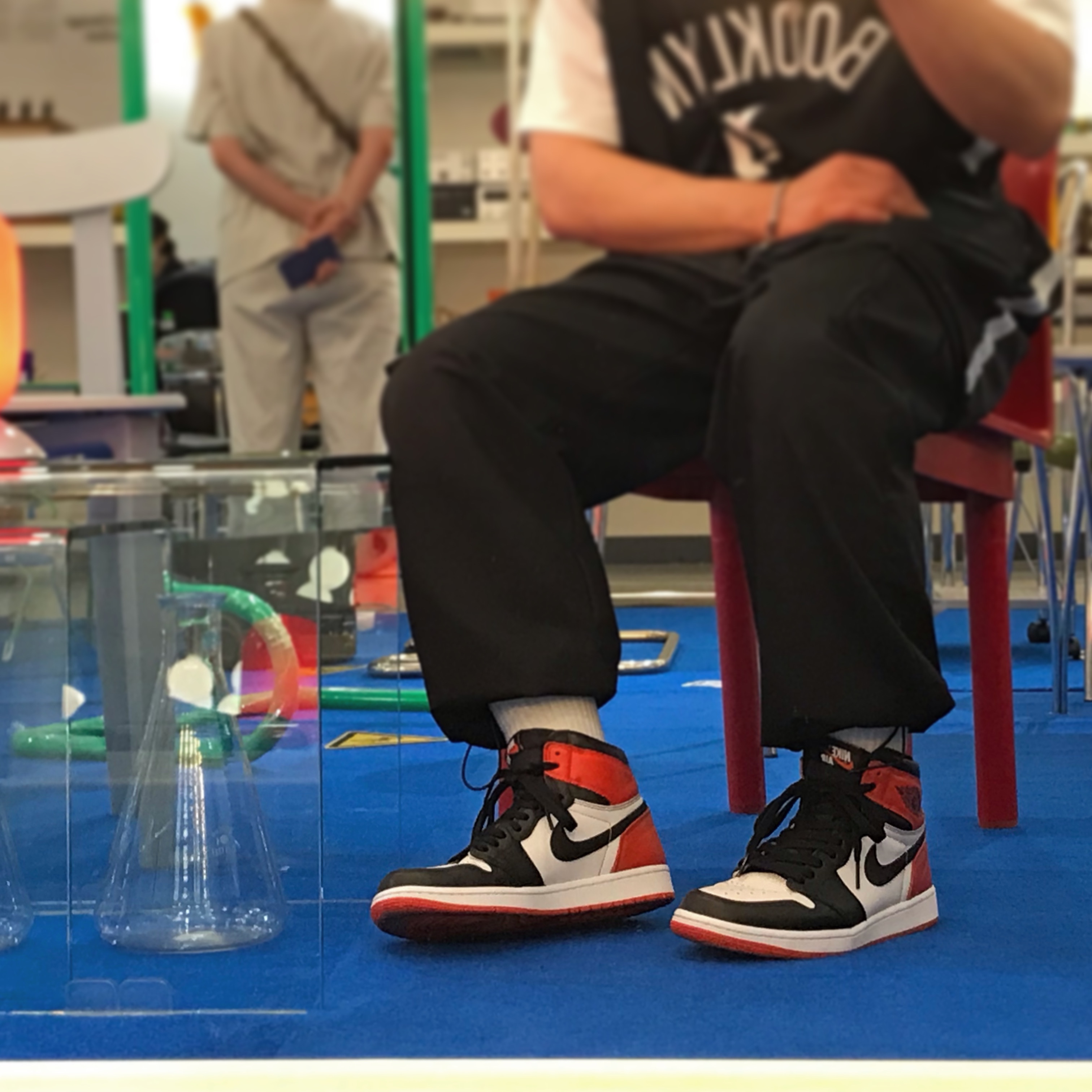 Jordan 1 Retro High OG Electro Orange 착용 스타일 - 2