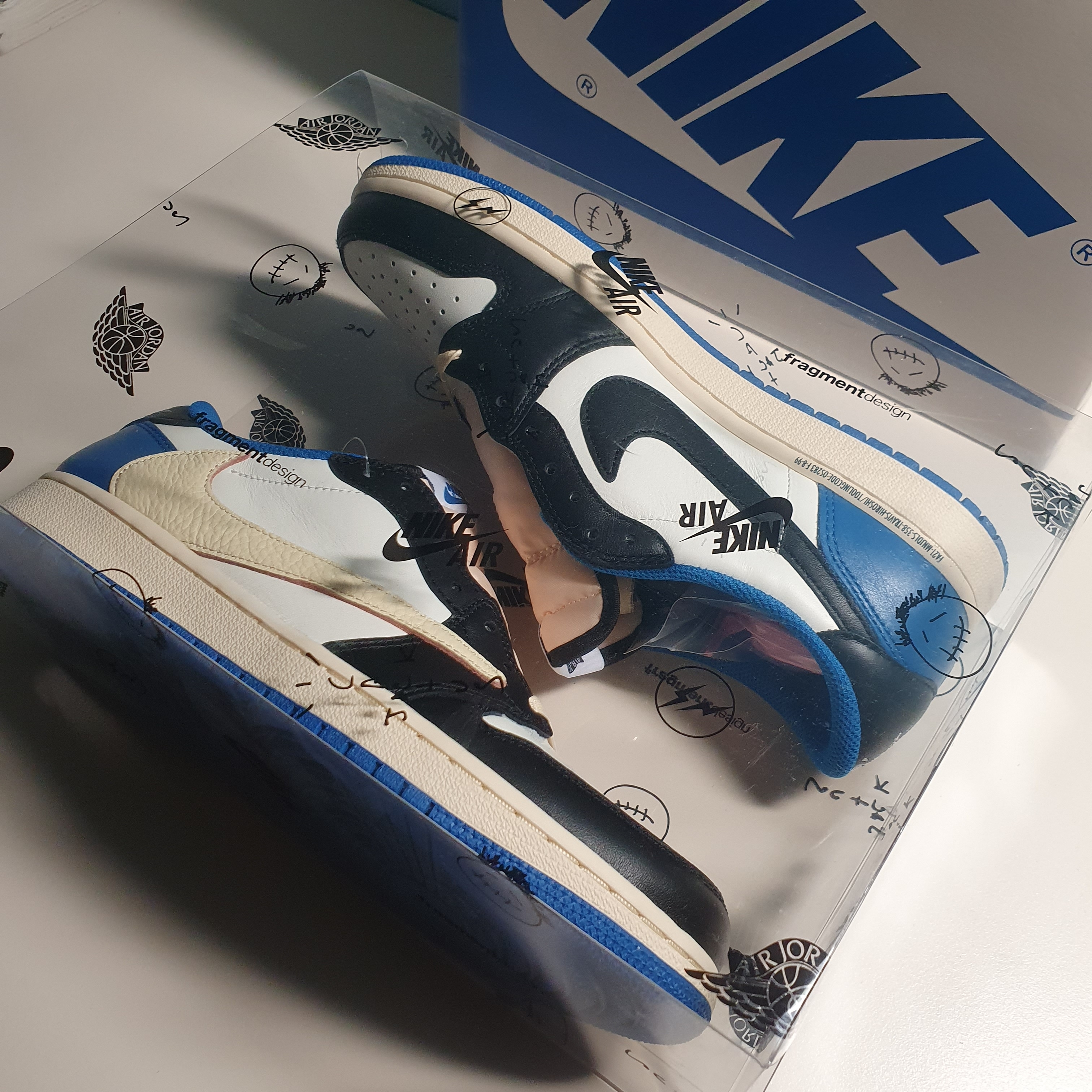 Jordan 1 x Travis Scott x Fragment Retro Low OG SP Military Blue 착용 스타일