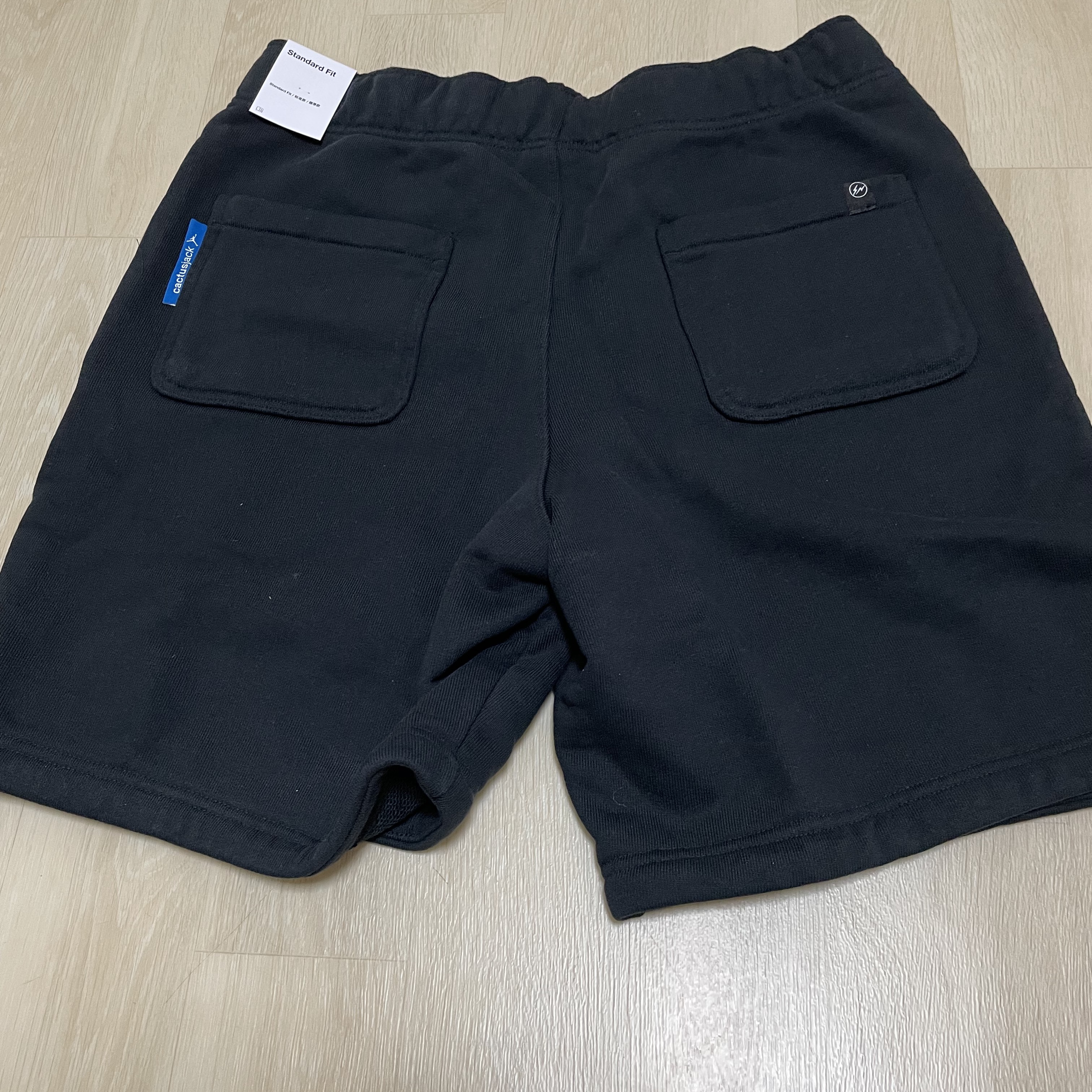 Jordan x Travis Scott x Fragment Shorts Black (DJ0617-010) 착용 스타일 - 2