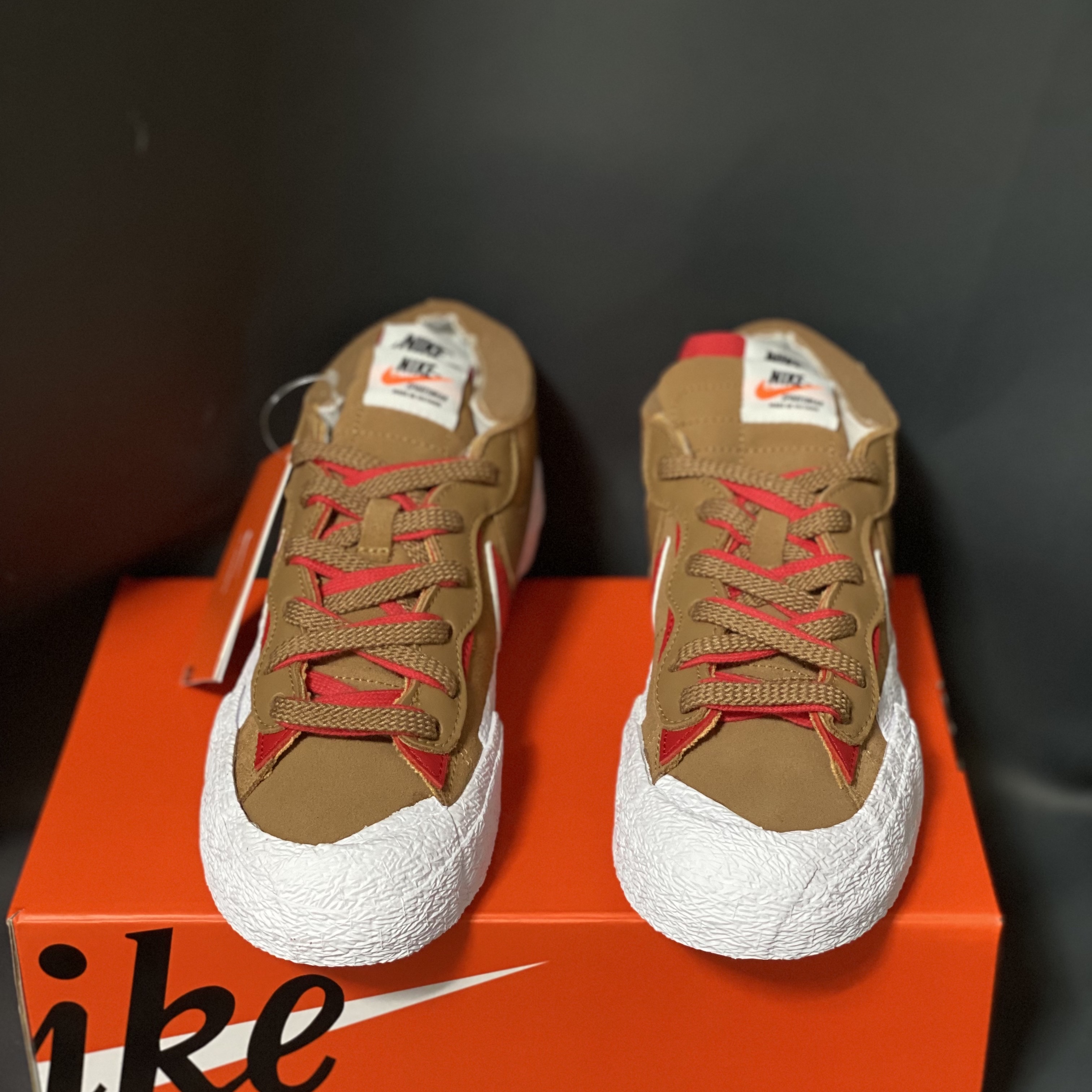 Nike x Sacai Blazer Low British Tan 착용 스타일 - 3