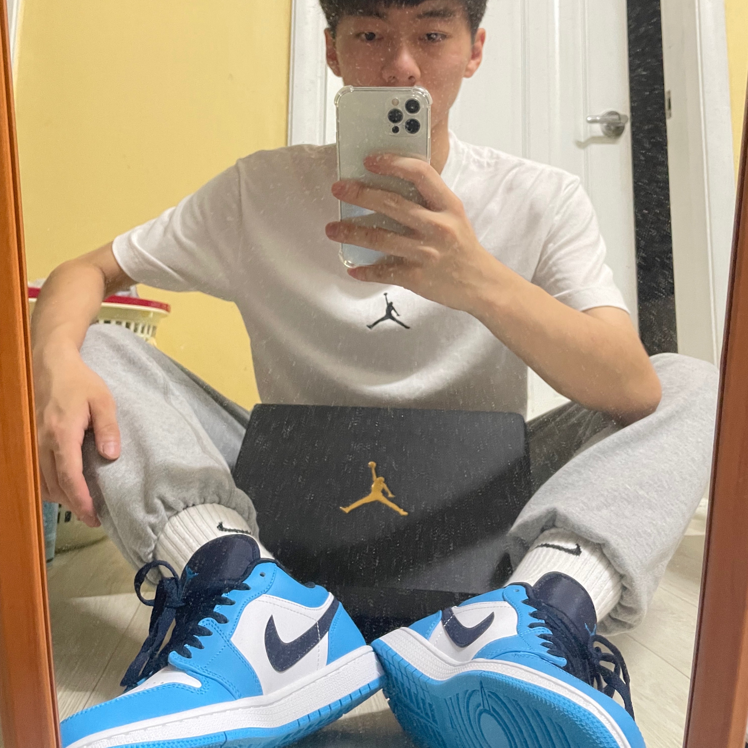 Jordan 1 Low Dark Powder Blue 착용 스타일
