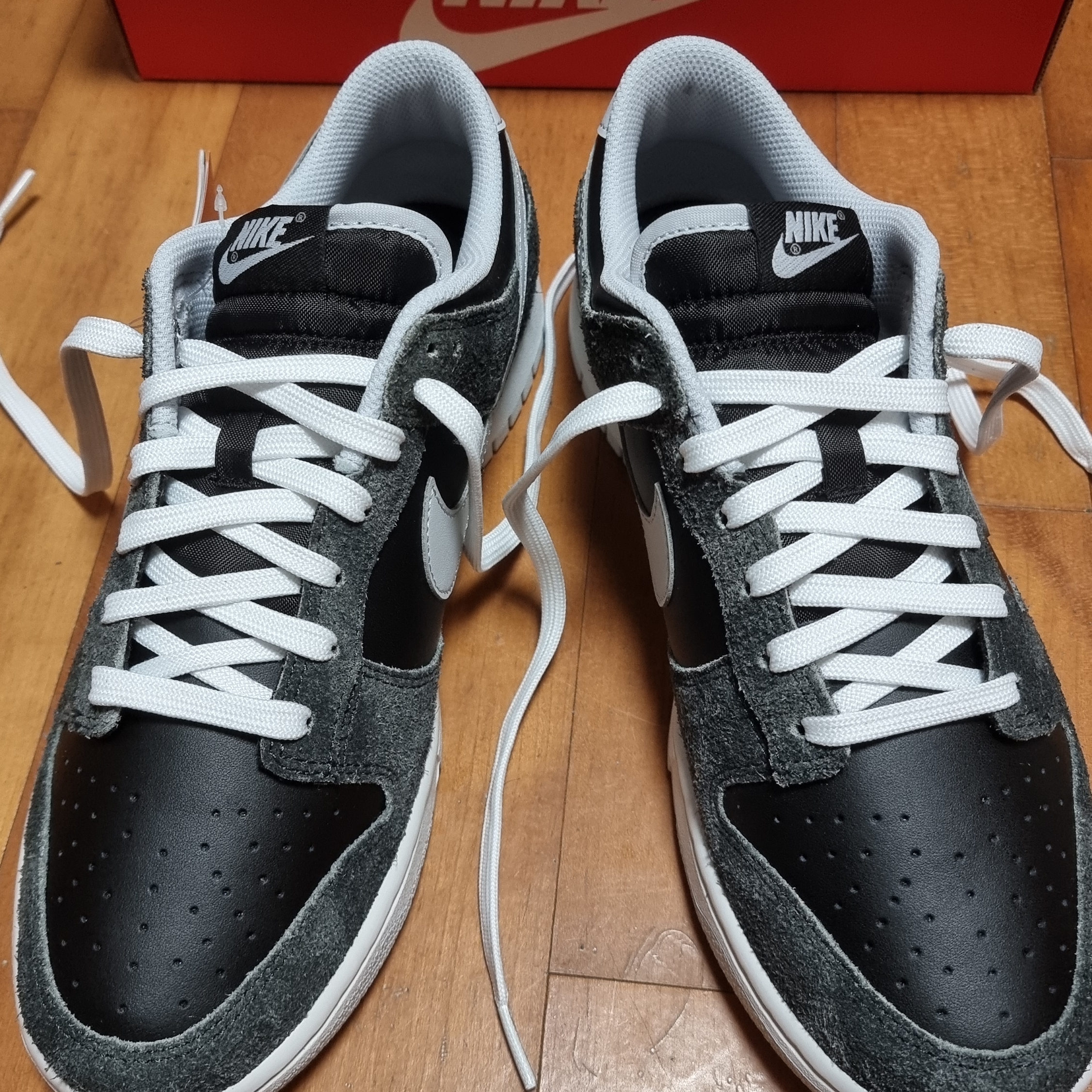 Nike Dunk Low Retro PRM Zebra 착용 스타일 - 2