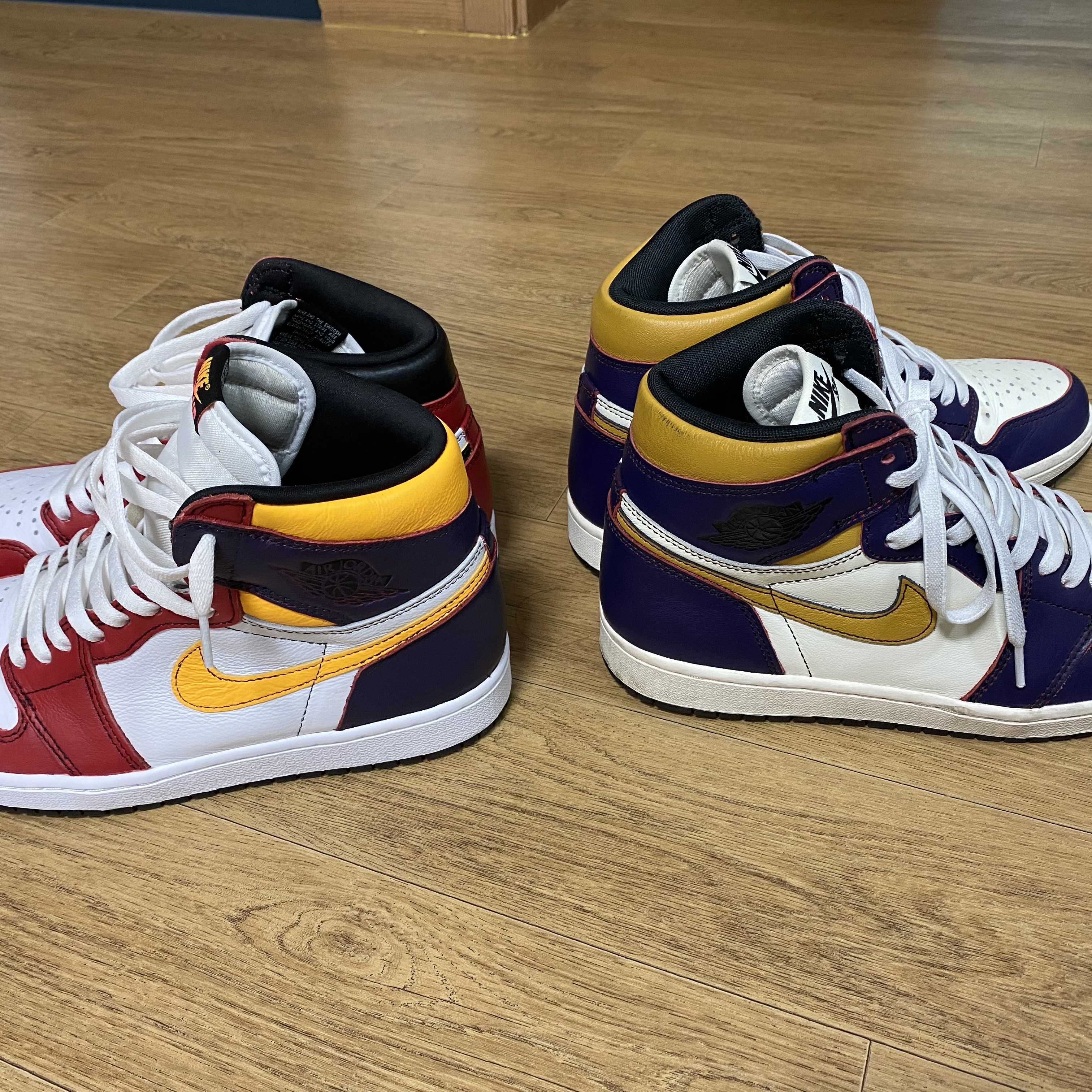 Jordan 1 Retro High OG Light Fusion Red 착용 스타일 - 5