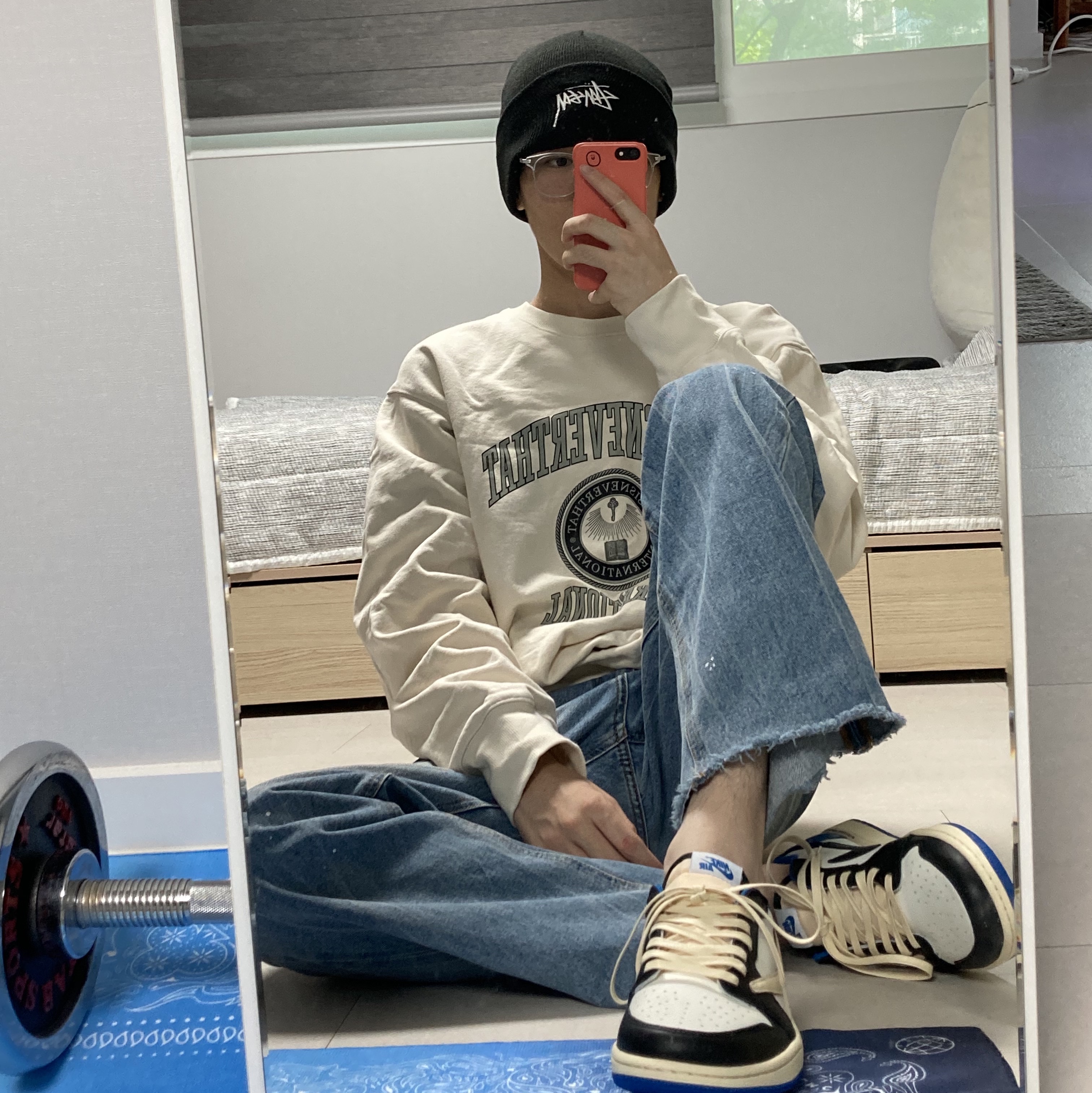 Nike x Stussy Cuff Beanie Black, Jordan 1 x Travis Scott x Fragment Retro Low OG SP Military Blue 착용 스타일