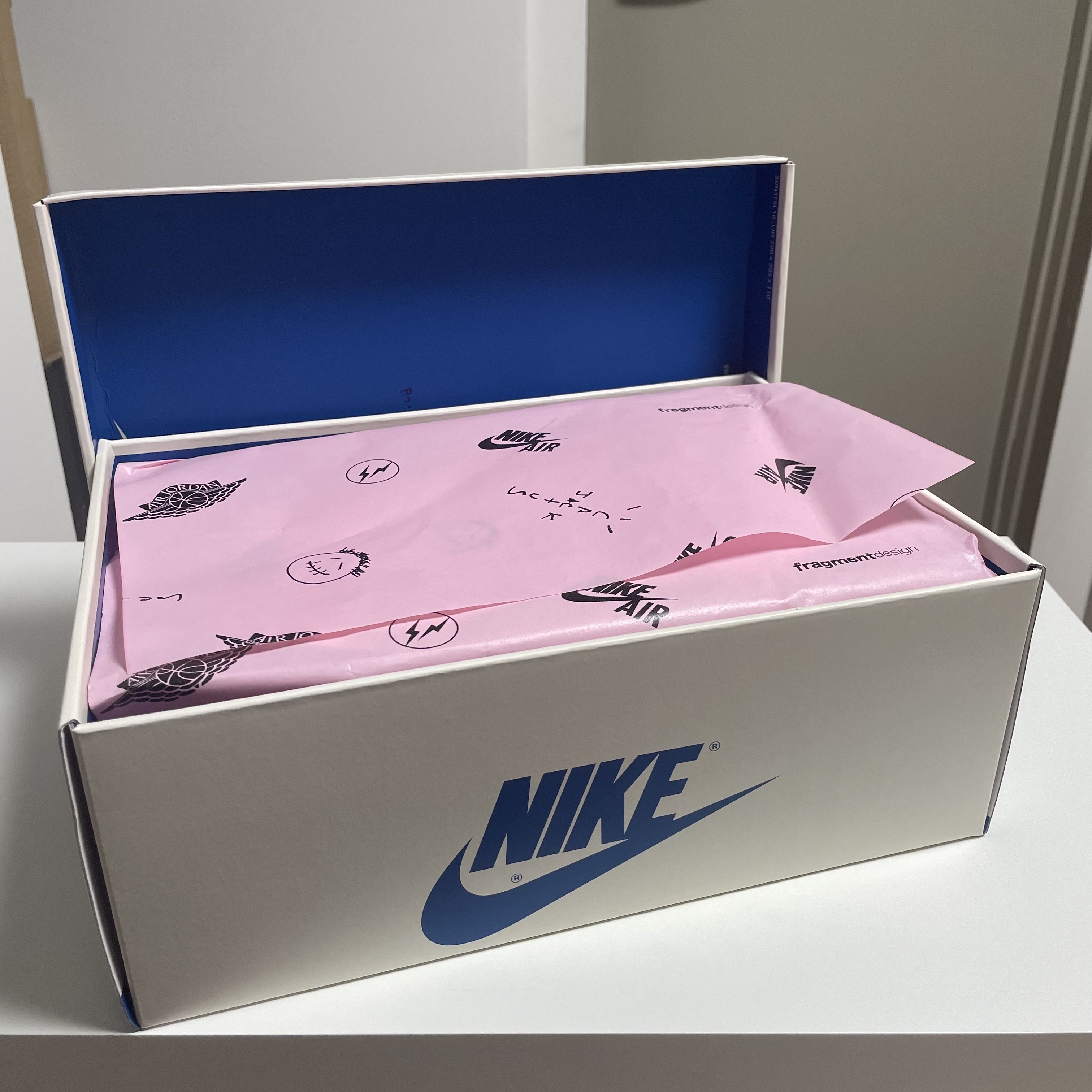 Jordan 1 x Travis Scott x Fragment Retro Low OG SP Military Blue 착용 스타일 - 3