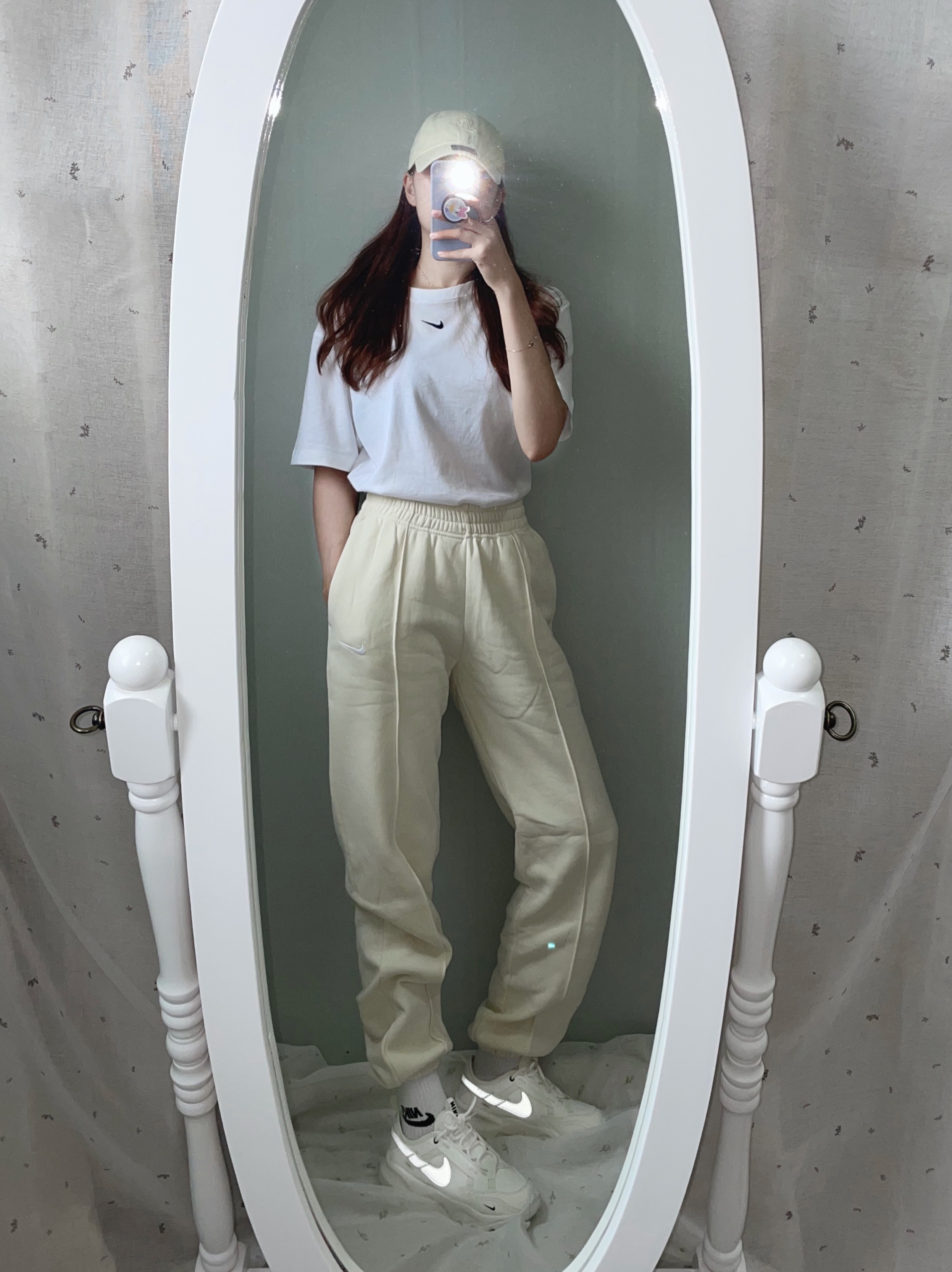 (W) Nike TC 7900 Summit White 착용 스타일 - 3
