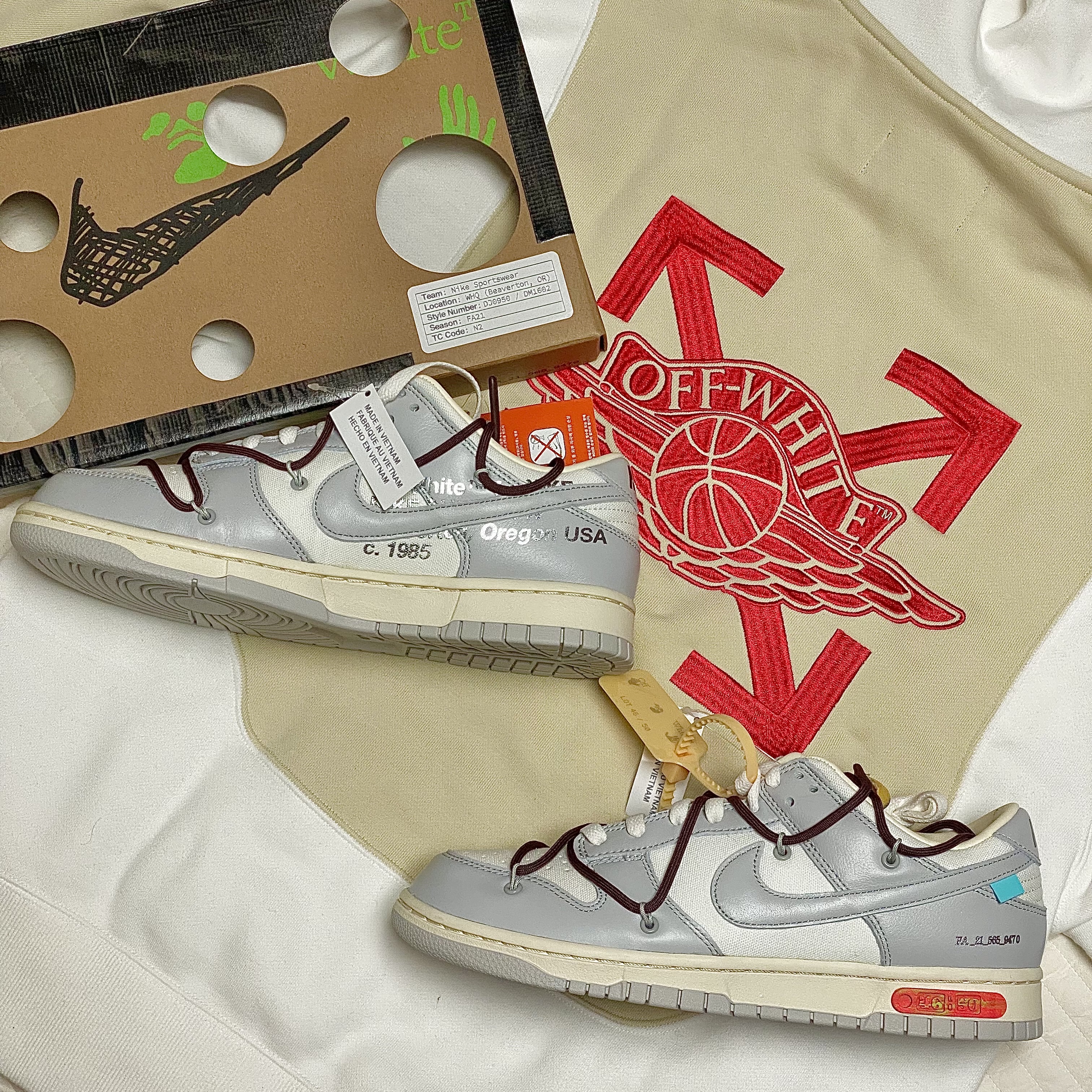 Nike x Off-White Dunk Low The 50 - Lot 46, Jordan x Off-White Fleece Pullover Hoodie Sail - Asia 착용 스타일