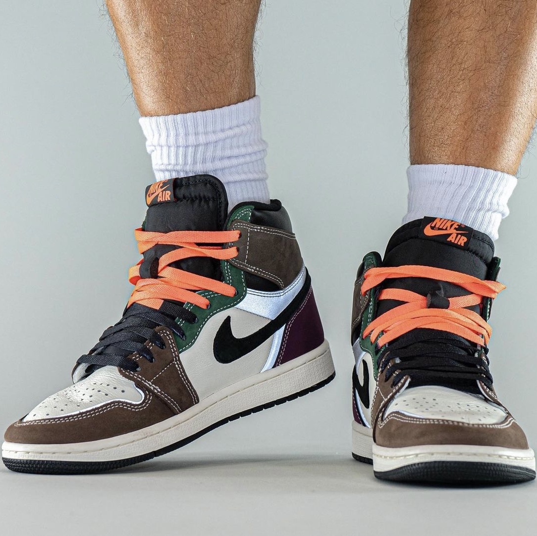 Jordan 1 Retro High OG Black Mocha 착용 스타일 - 2