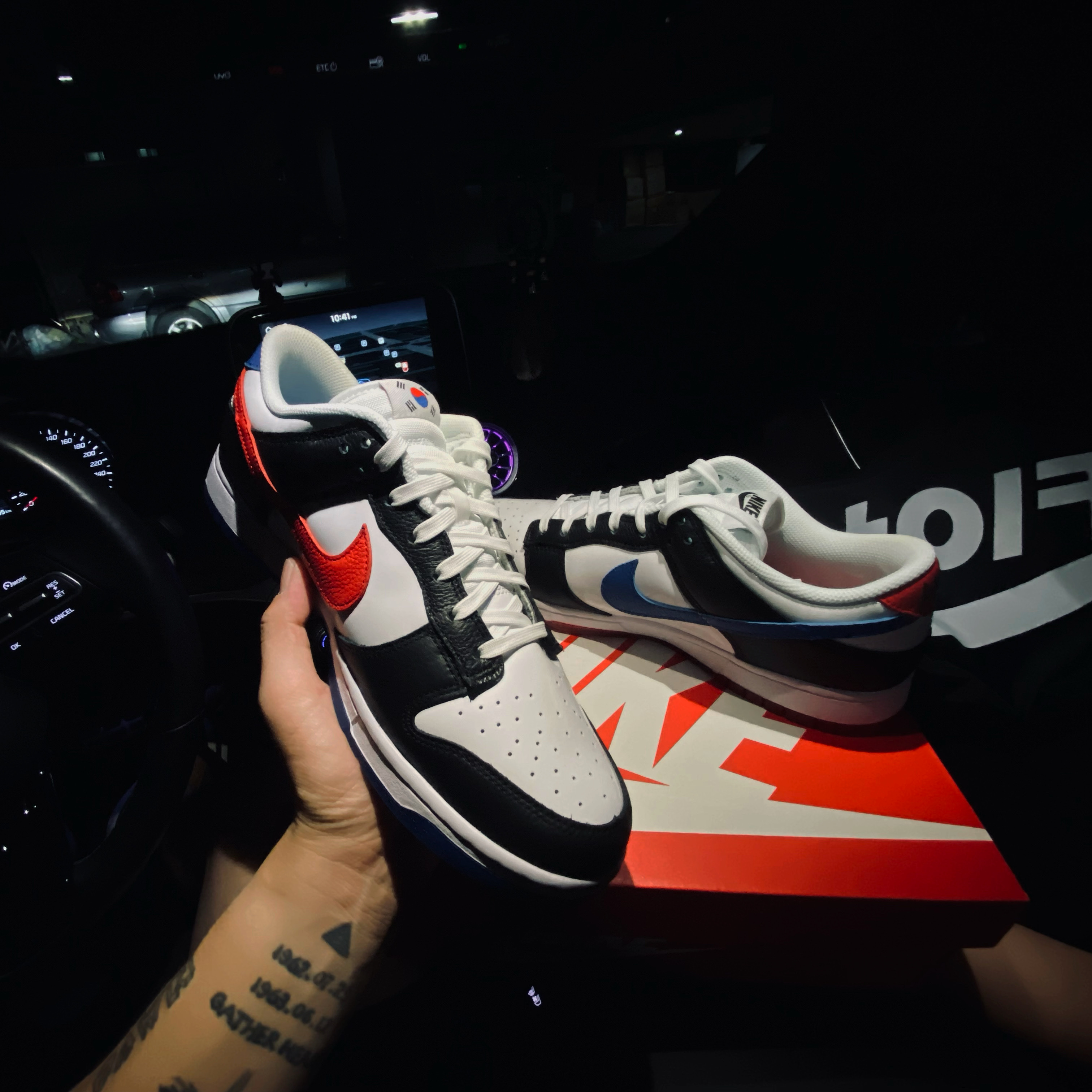 Nike Dunk Low SE Seoul (With Special Gift) 착용 스타일