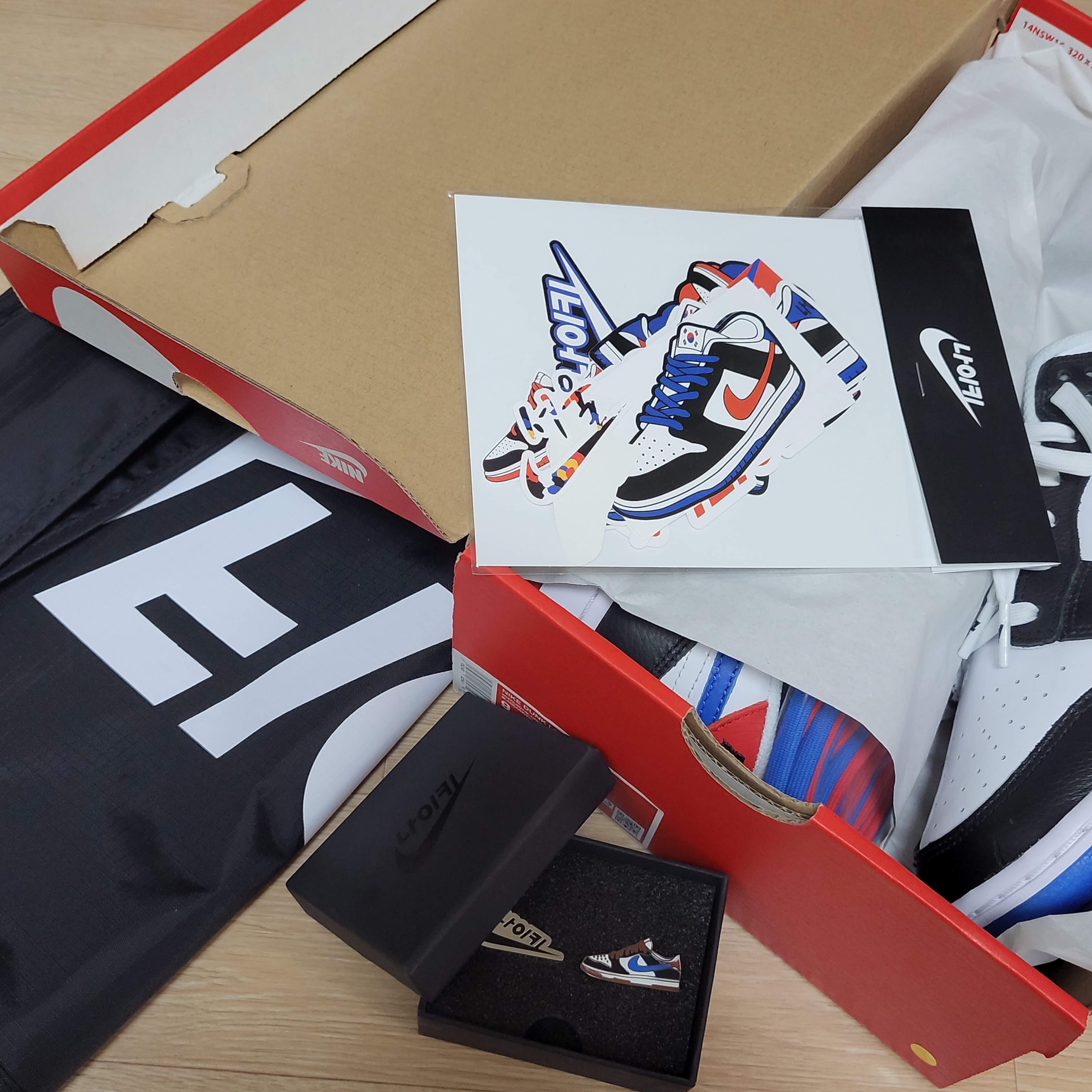 Nike Dunk Low SE Seoul (With Special Gift) 착용 스타일