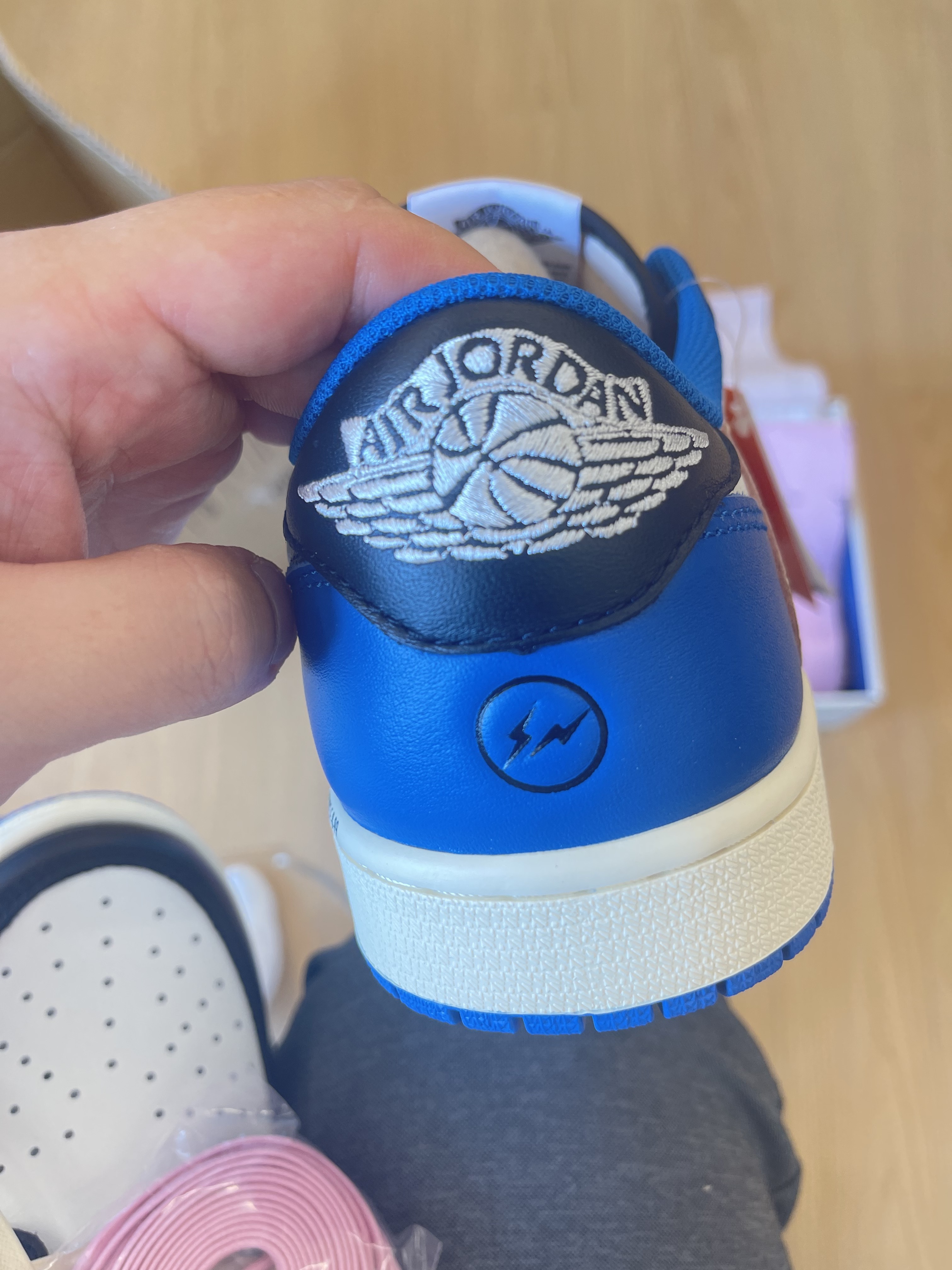 Jordan 1 x Travis Scott x Fragment Retro Low OG SP Military Blue 착용 스타일 - 4