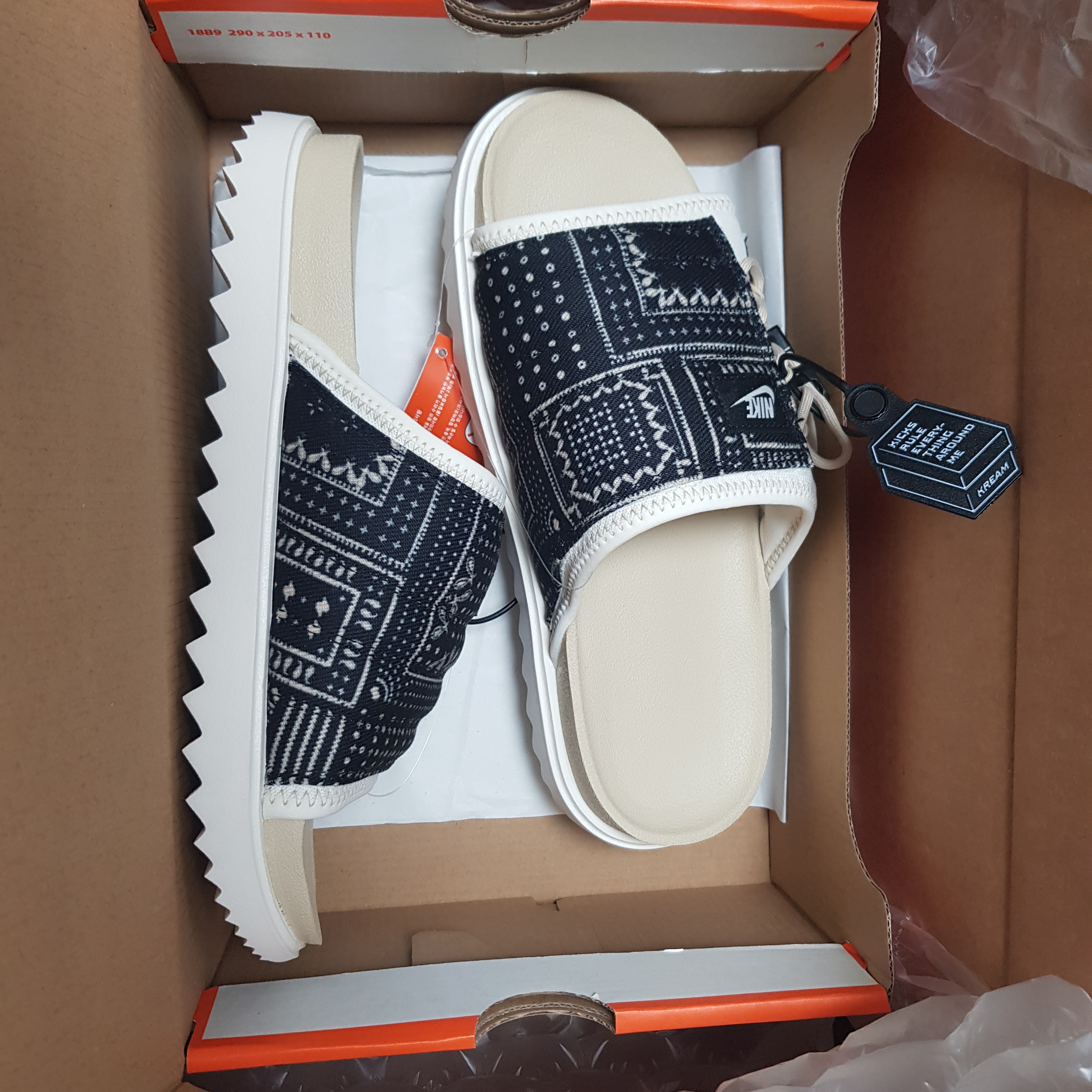 Nike Asuna Slide Pale Ivory Rattan 착용 스타일 - 2
