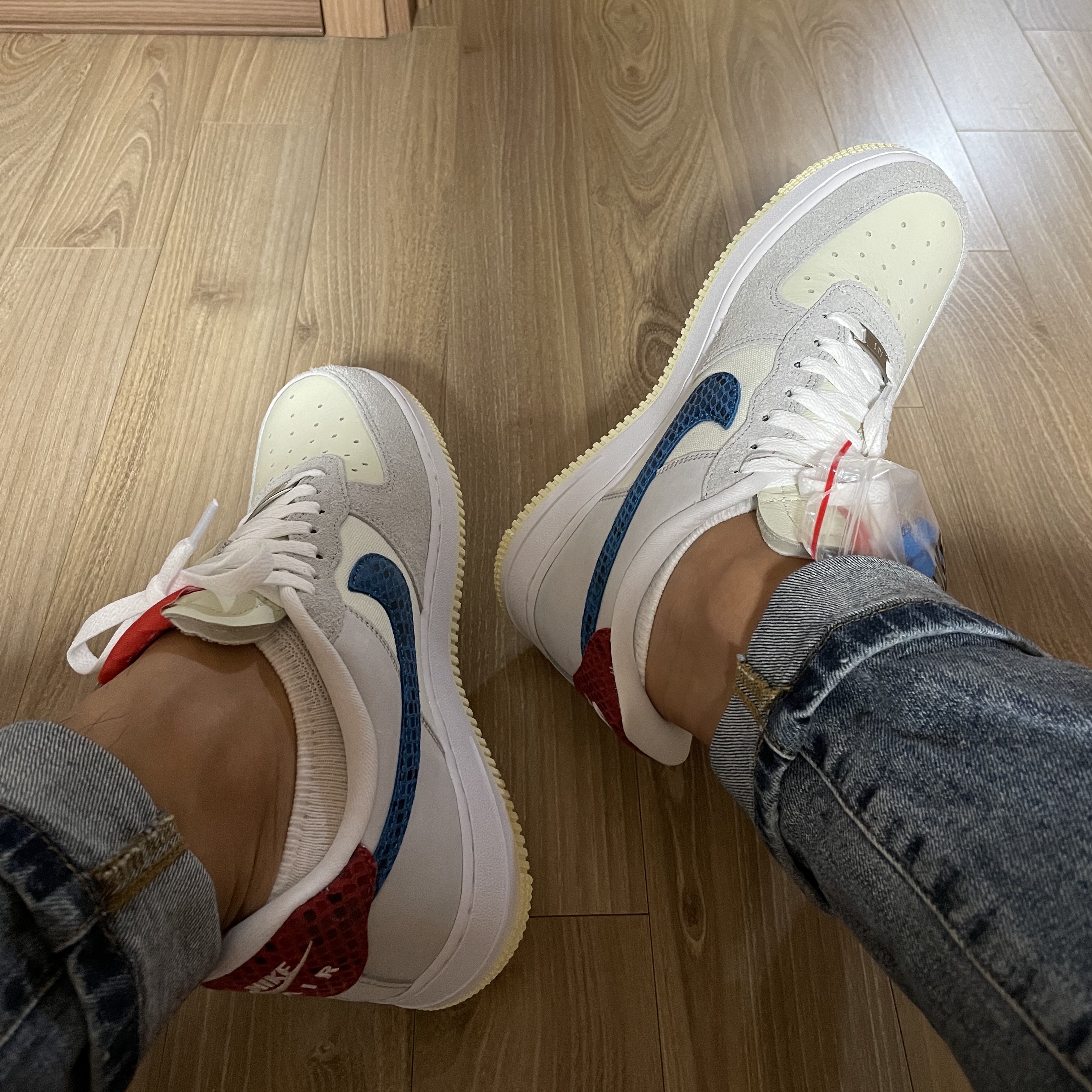 Nike x Undefeated Air Force 1 Low SP 5 On It 착용 스타일