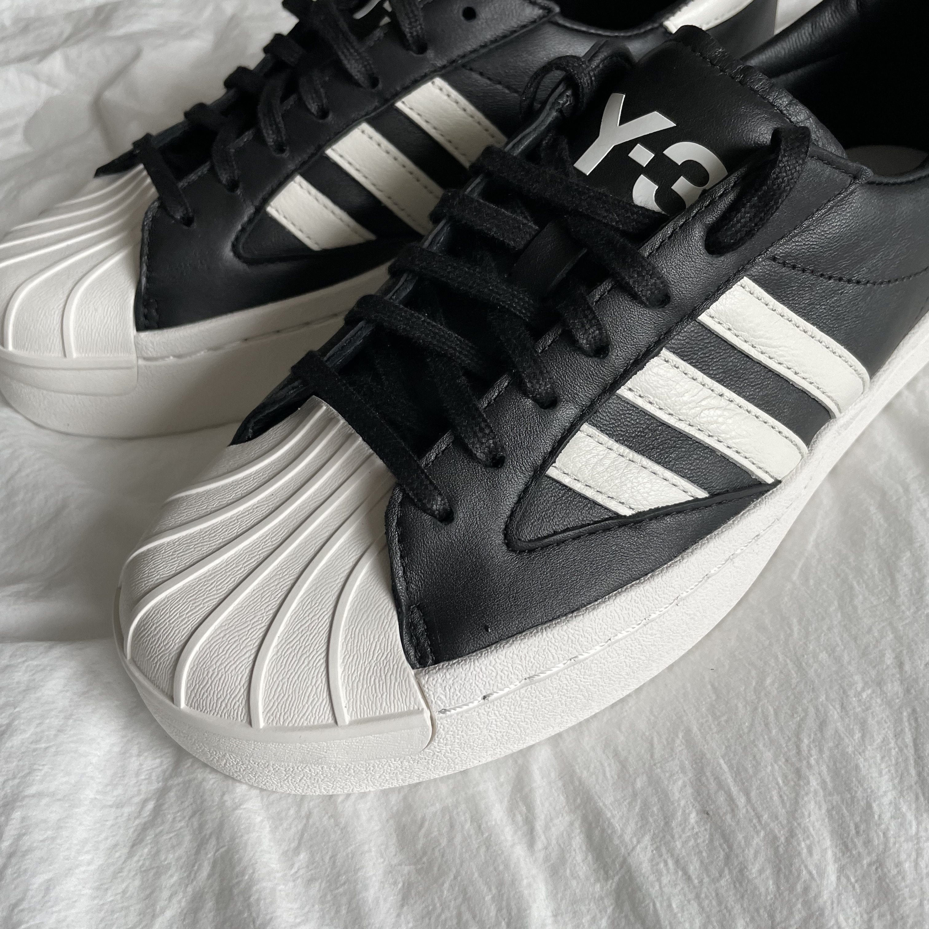 Y-3 Yohji Star Black White 착용 스타일 - 3