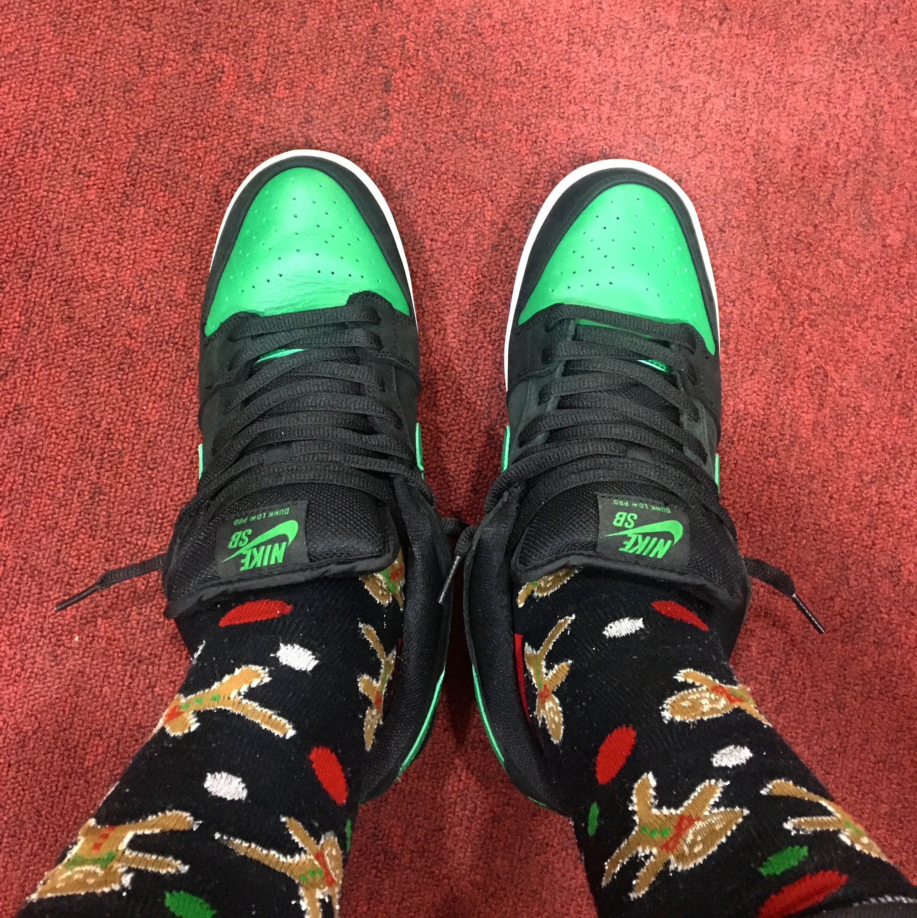 Nike SB Dunk Low Pro Black Pine Green 착용 스타일