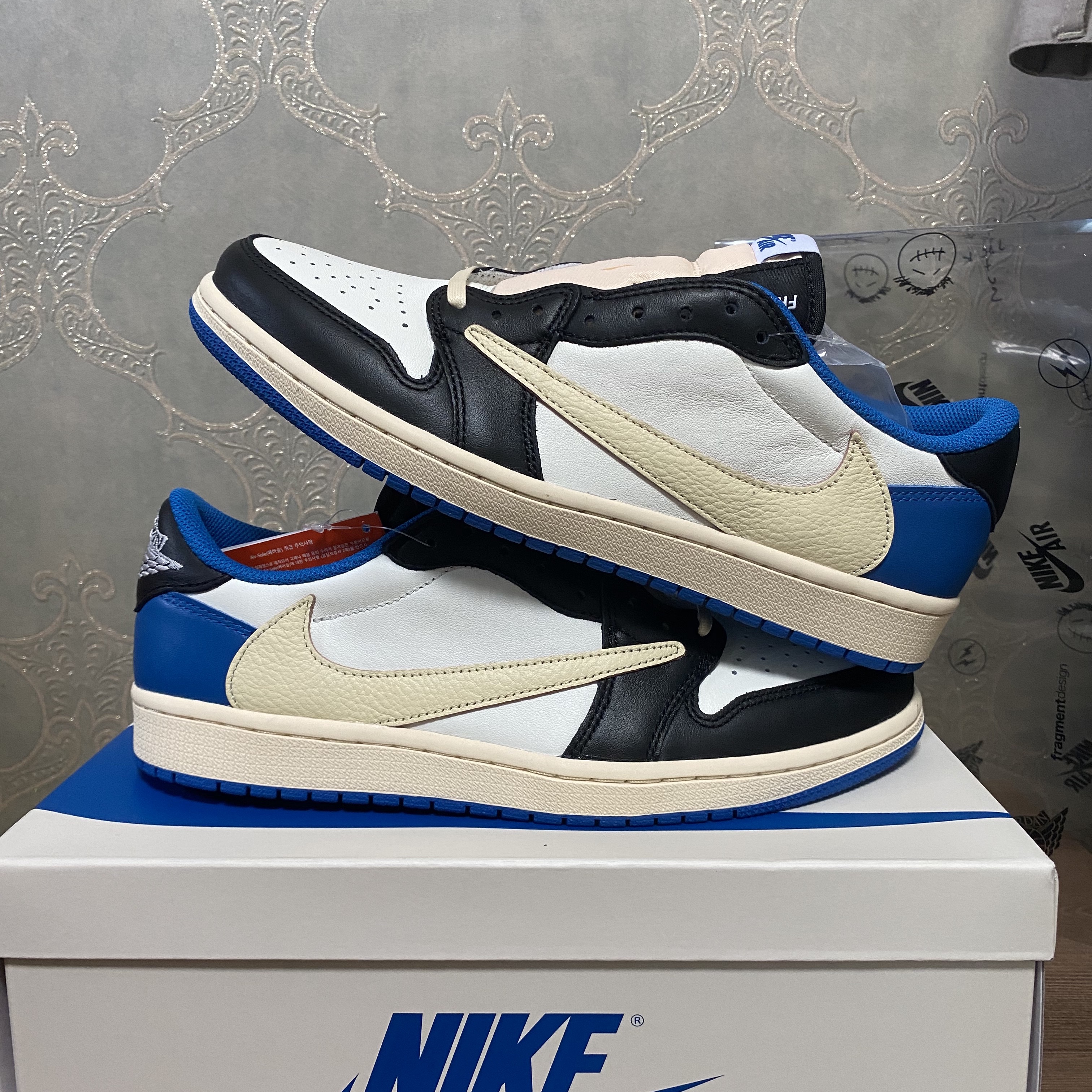 Jordan 1 x Travis Scott x Fragment Retro Low OG SP Military Blue, Jordan 1 x Travis Scott Retro Low OG SP Mocha 착용 스타일 - 2
