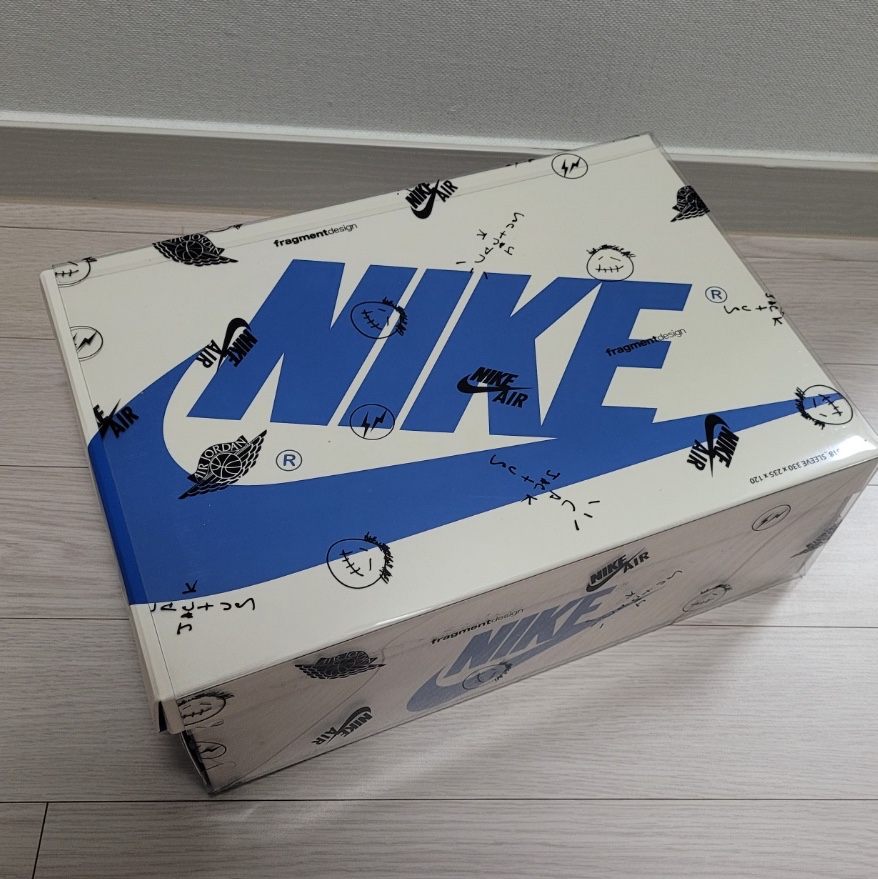 Jordan 1 x Travis Scott x Fragment Retro Low OG SP Military Blue 착용 스타일 - 1
