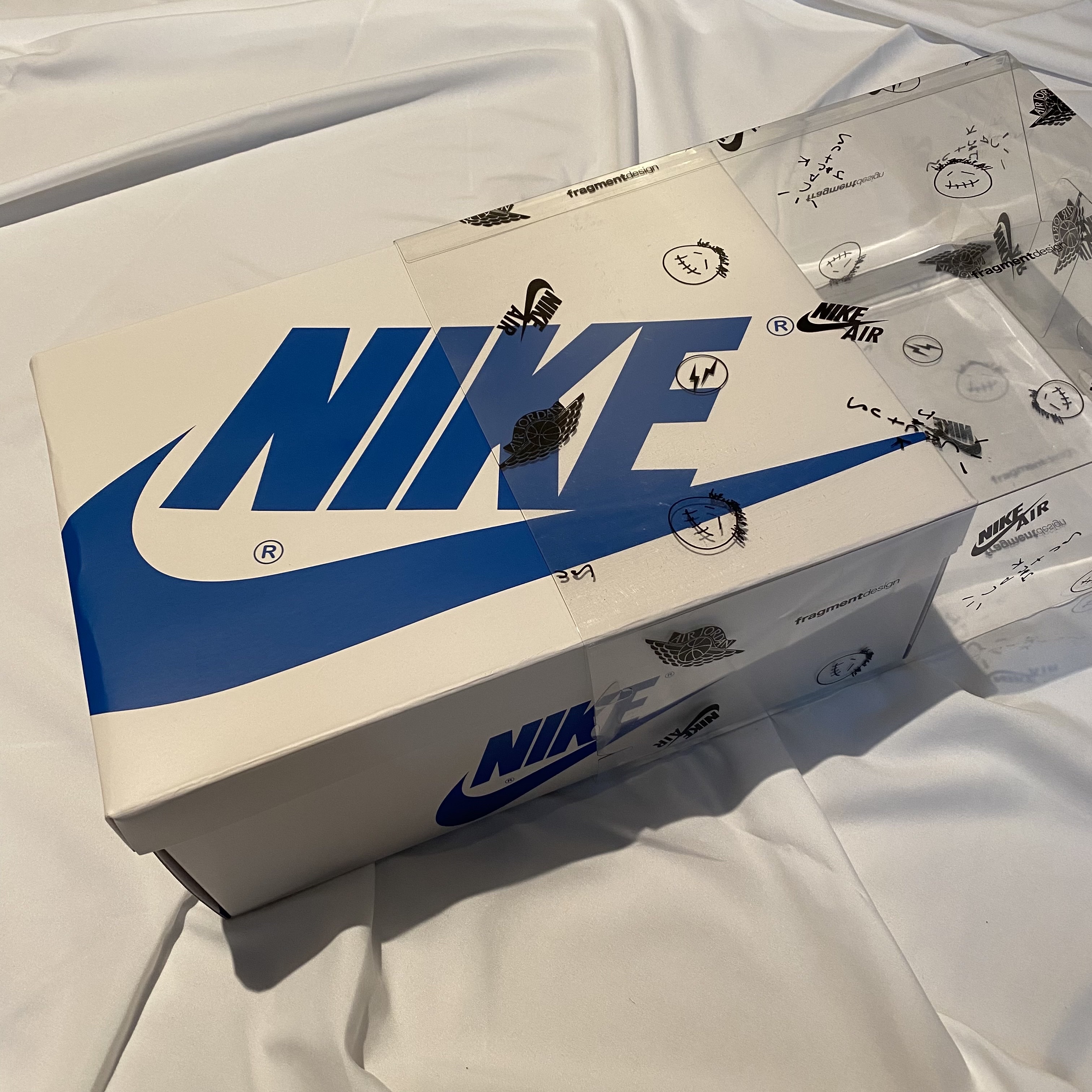 Jordan 1 x Travis Scott x Fragment Retro Low OG SP Military Blue 착용 스타일 - 1