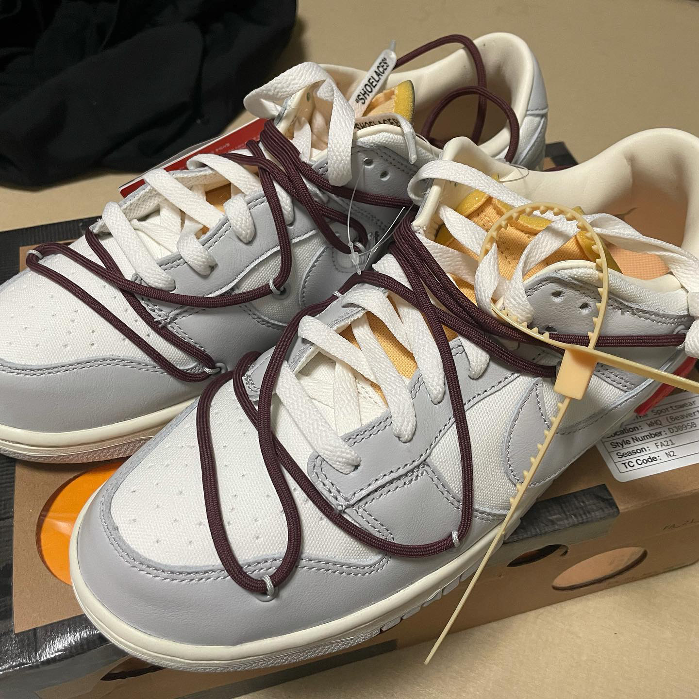 Nike x Off-White Dunk Low The 50 - Lot 46, Nike x Sacai Blazer Low Iron Grey 착용 스타일 - 1