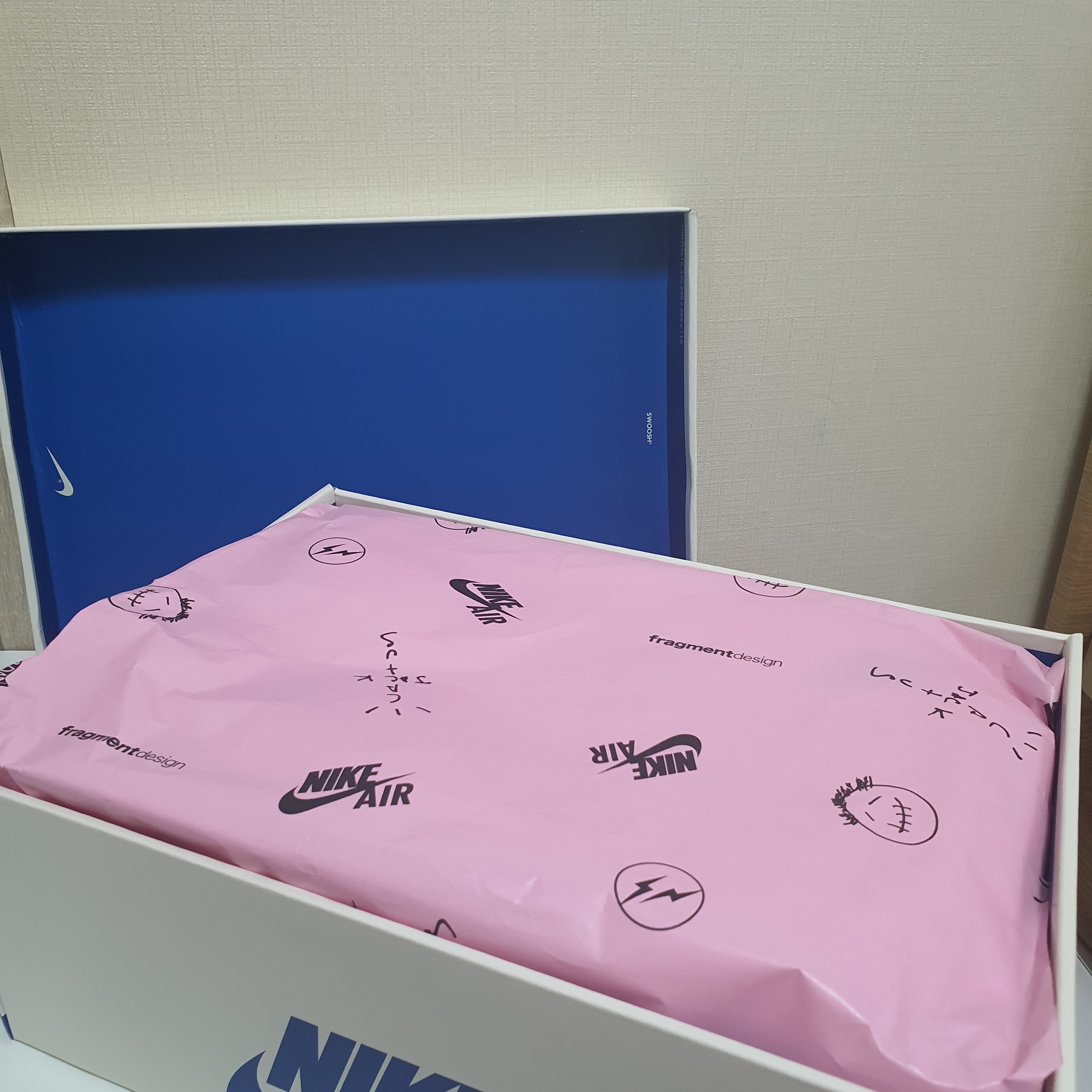 Jordan 1 x Travis Scott x Fragment Retro Low OG SP Military Blue 착용 스타일 - 2