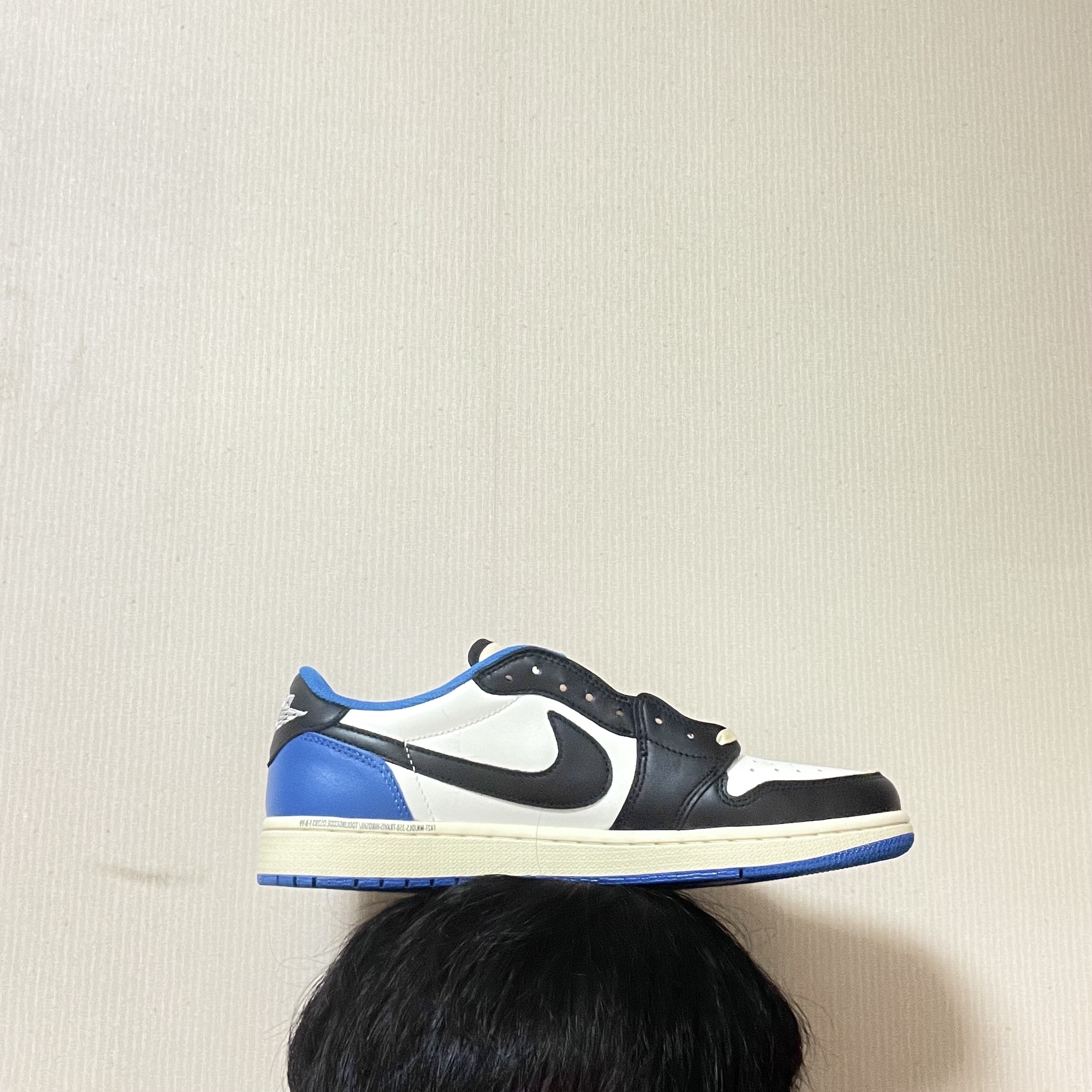Jordan 1 x Travis Scott x Fragment Retro Low OG SP Military Blue 착용 스타일 - 3