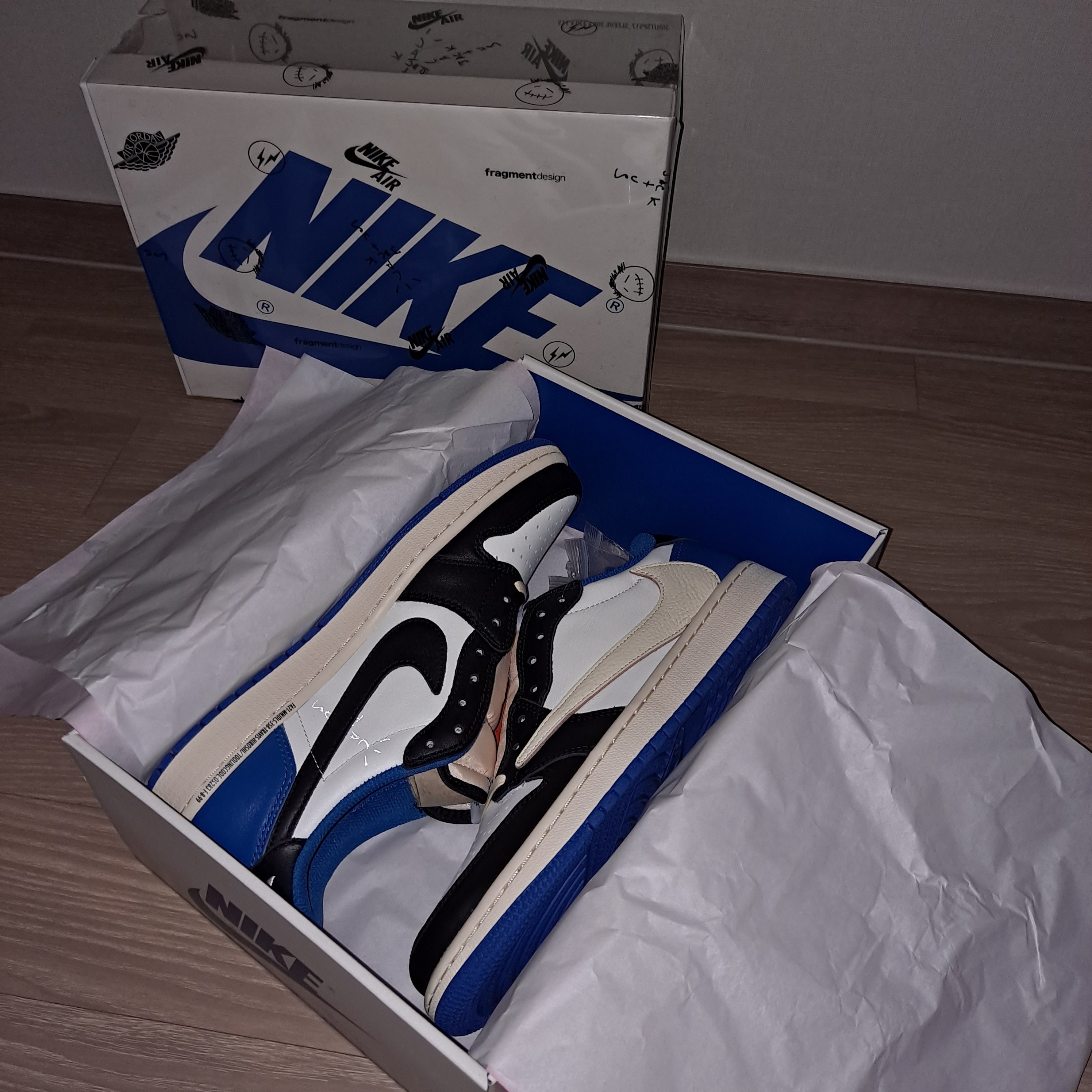 Jordan 1 x Travis Scott x Fragment Retro Low OG SP Military Blue 착용 스타일 - 1
