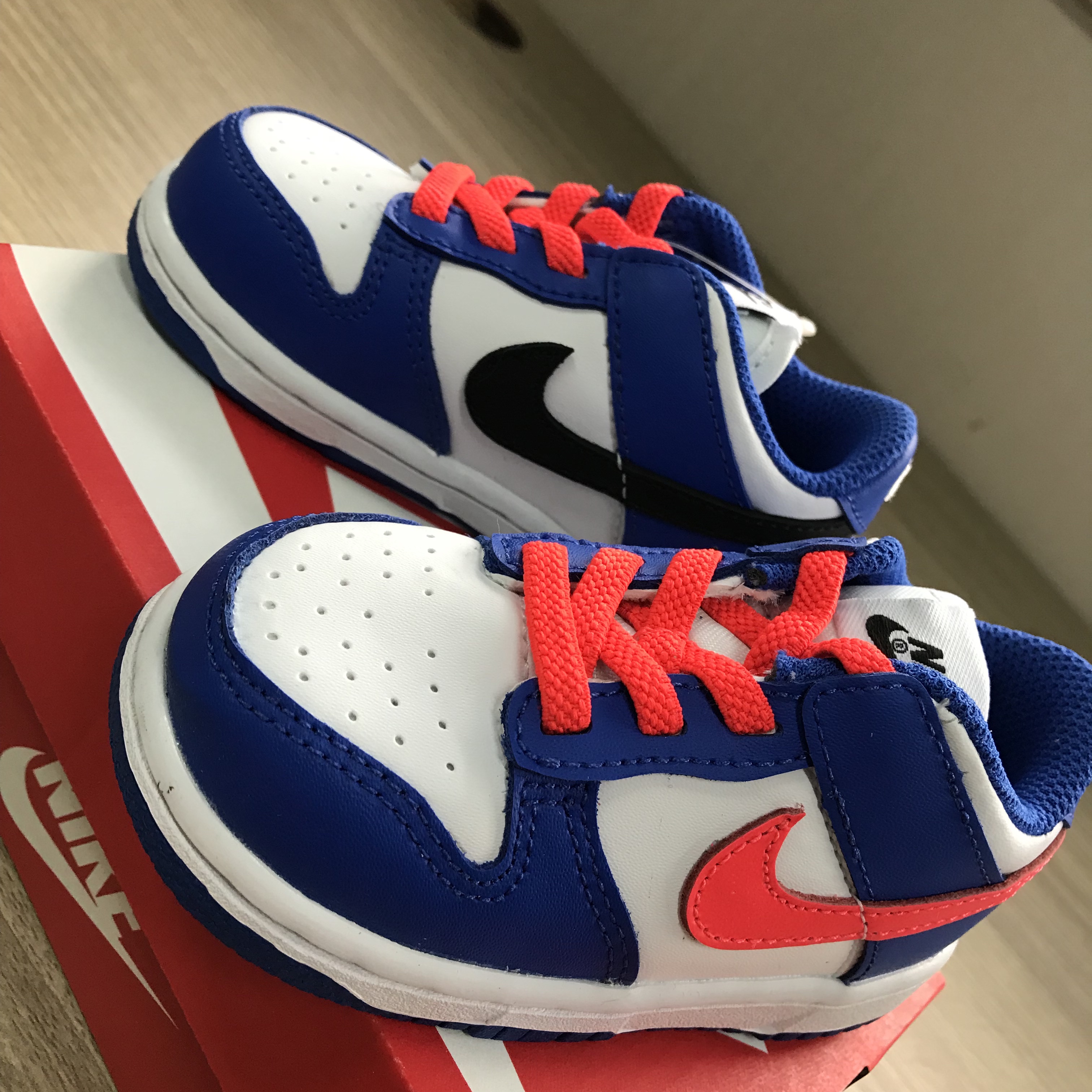 (TD) Nike Dunk Low Bright Crimson Game Royal 착용 스타일 - 1