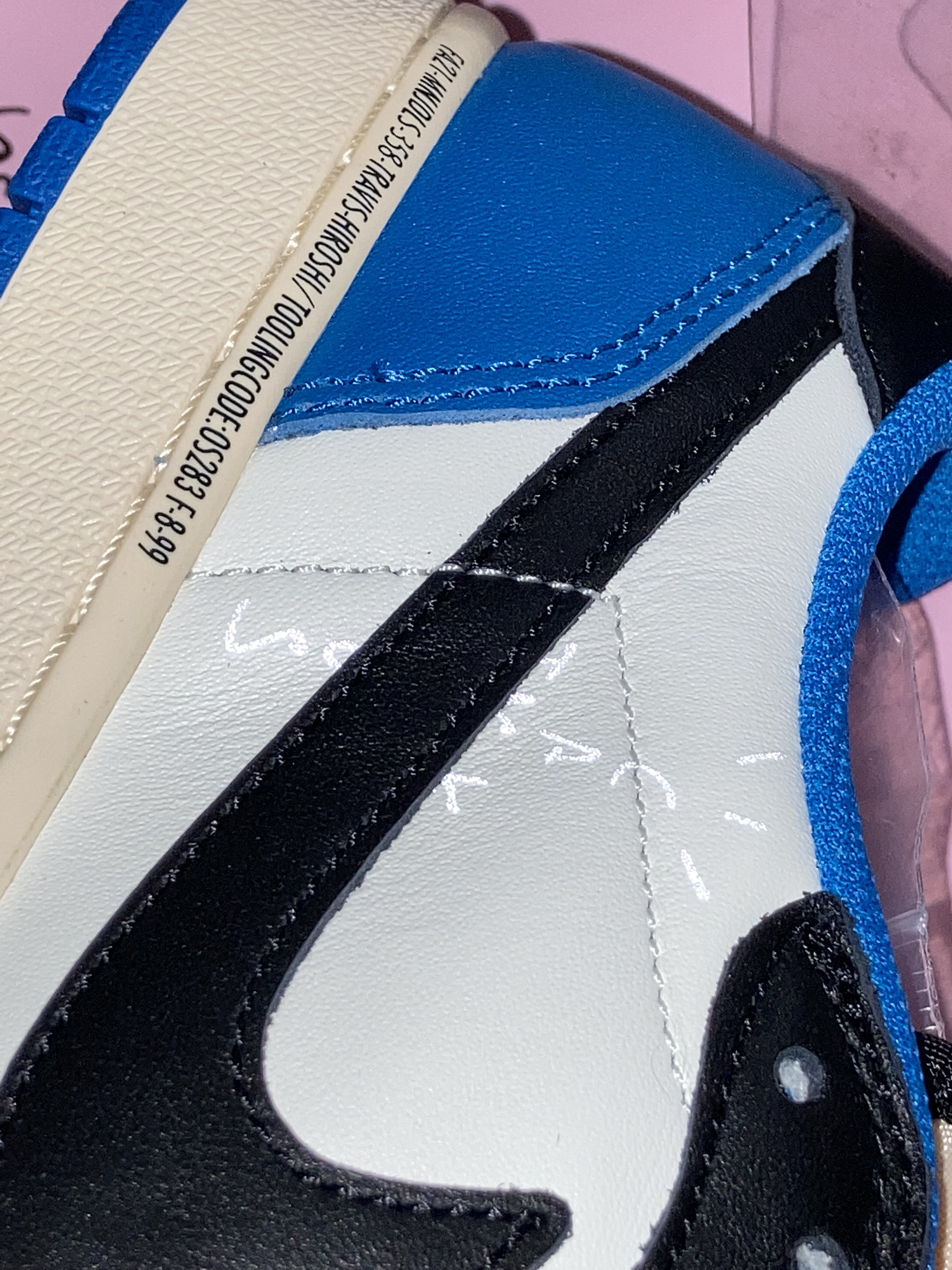 Jordan 1 x Travis Scott x Fragment Retro Low OG SP Military Blue 착용 스타일 - 1