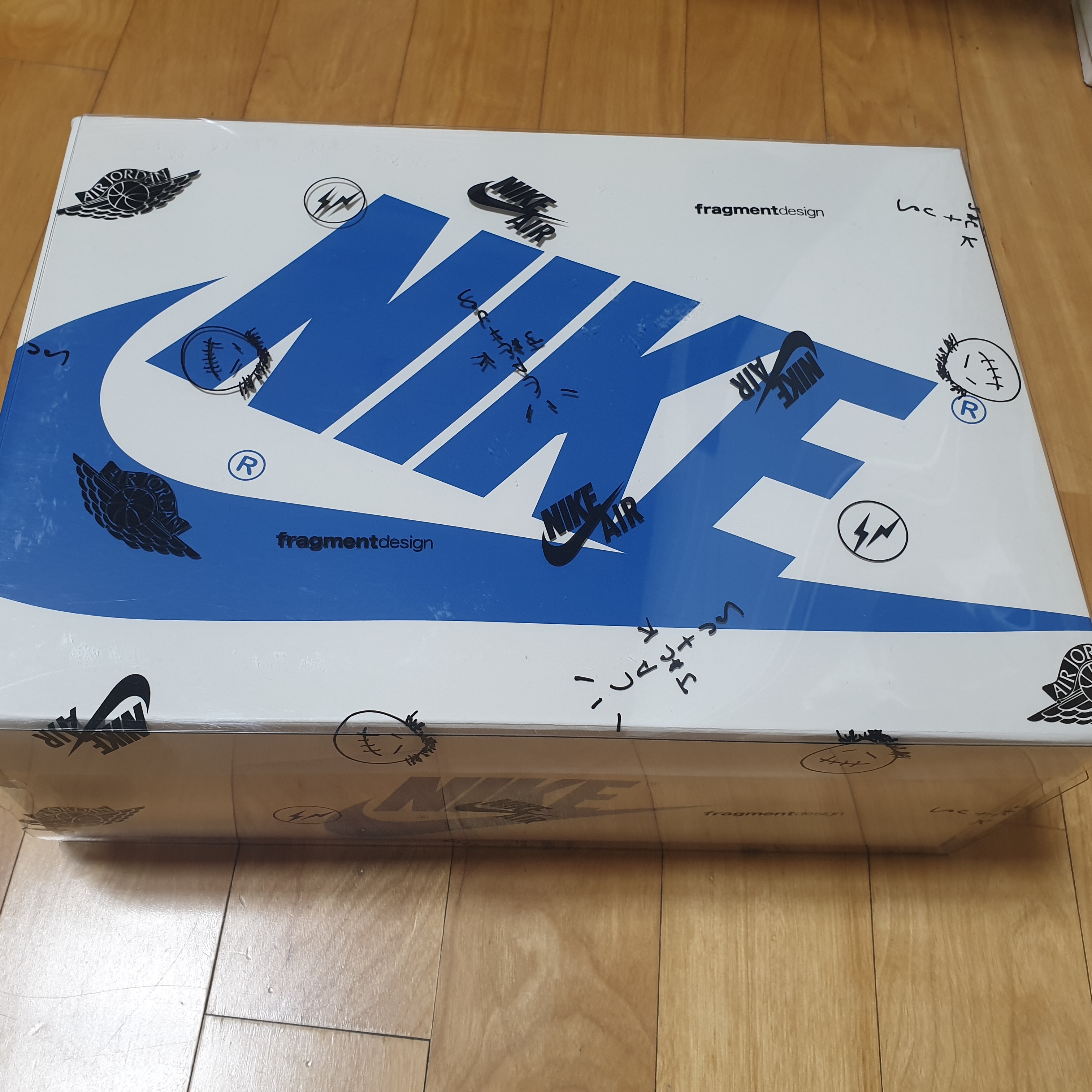 Jordan 1 x Travis Scott x Fragment Retro Low OG SP Military Blue 착용 스타일 - 1