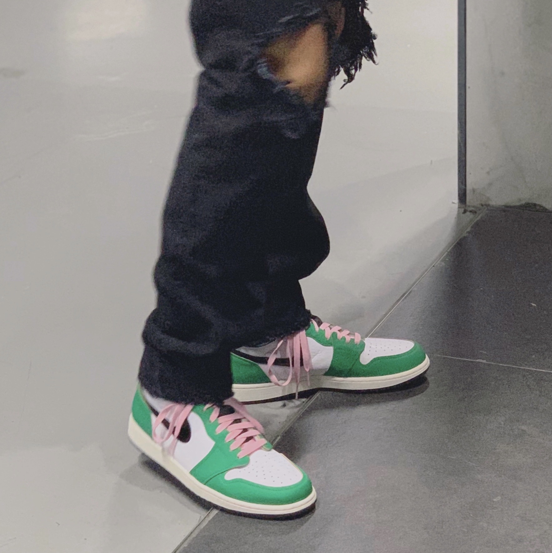 (W) Jordan 1 Retro High OG Lucky Green 착용 스타일 - 3