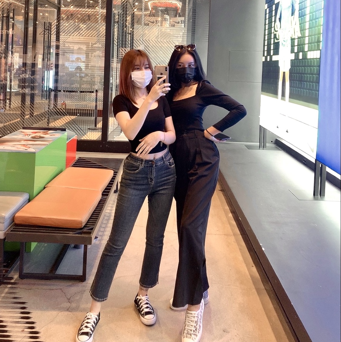 (W) Dior Walk'N'Dior Sneakers Oblique Gray 착용 스타일