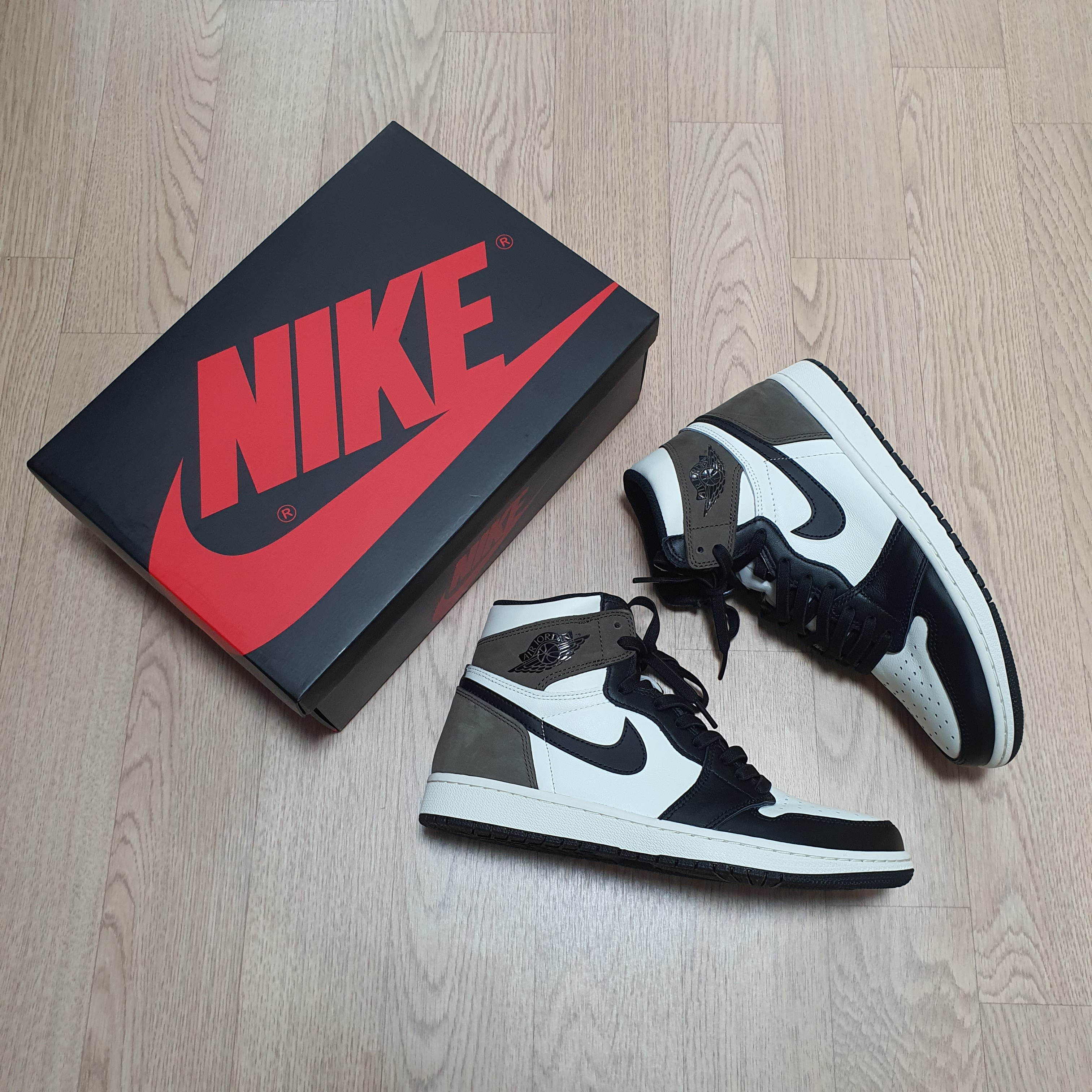 Jordan 1 Retro High OG Black Mocha 착용 스타일