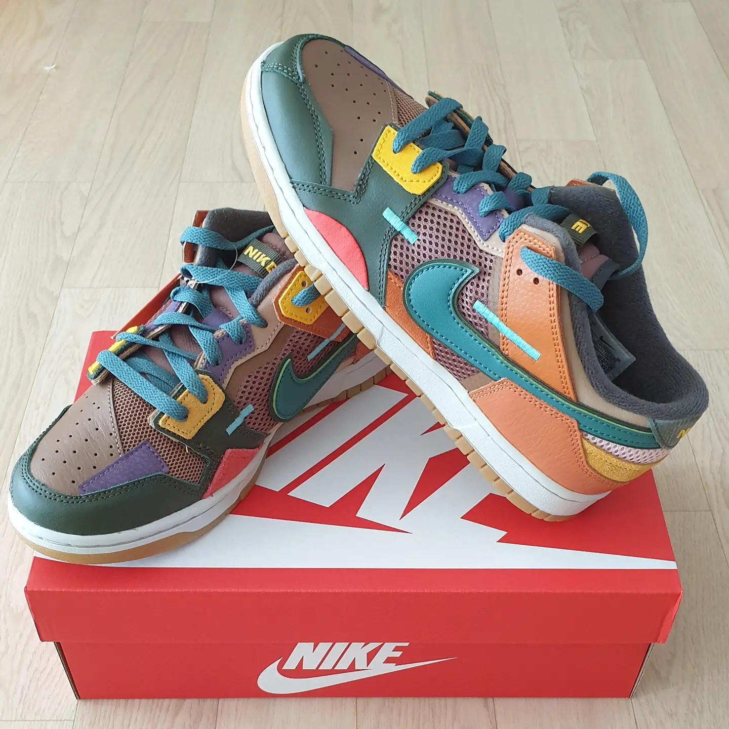Nike Dunk Scrap Archeo Brown 착용 스타일