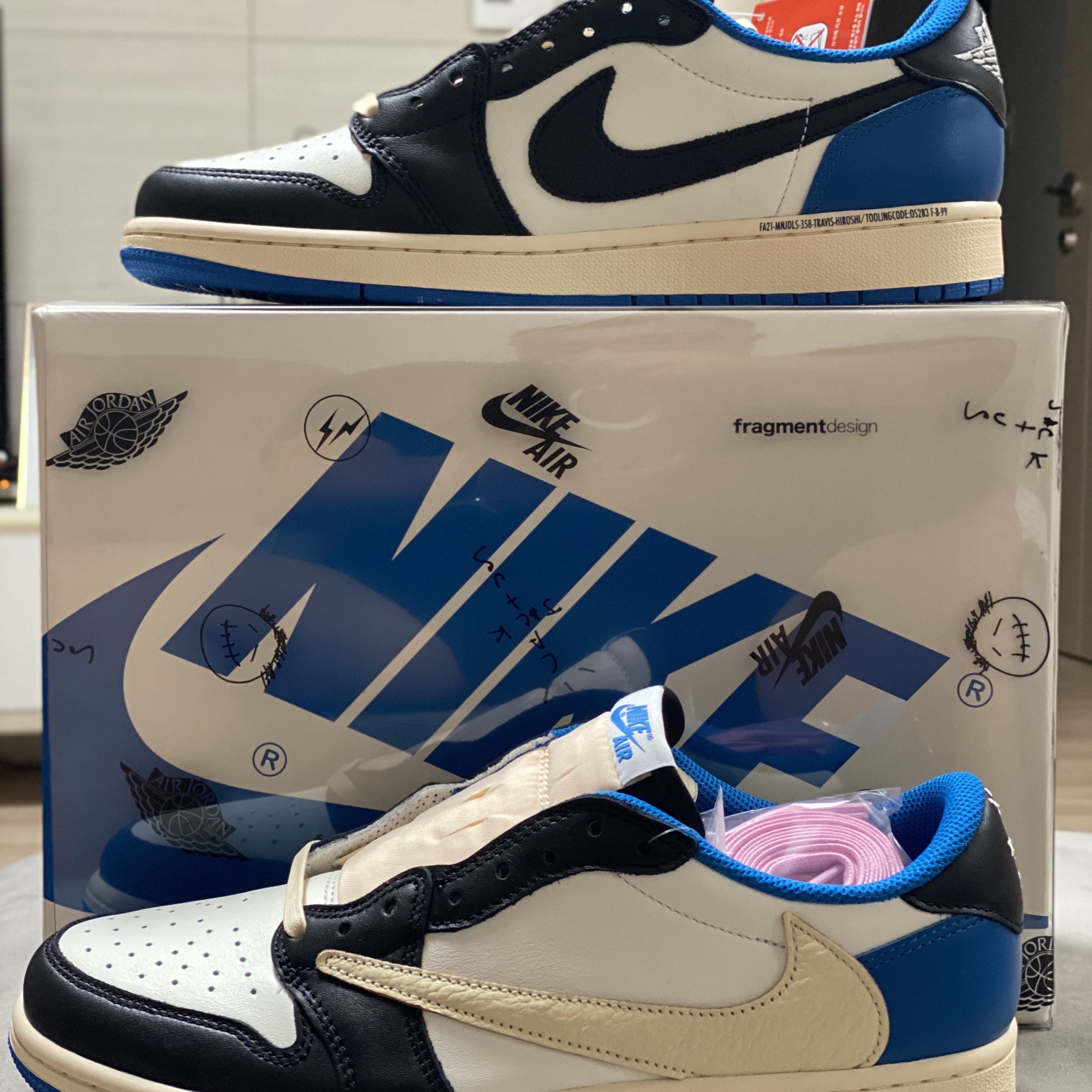 Jordan 1 x Travis Scott x Fragment Retro Low OG SP Military Blue 착용 스타일