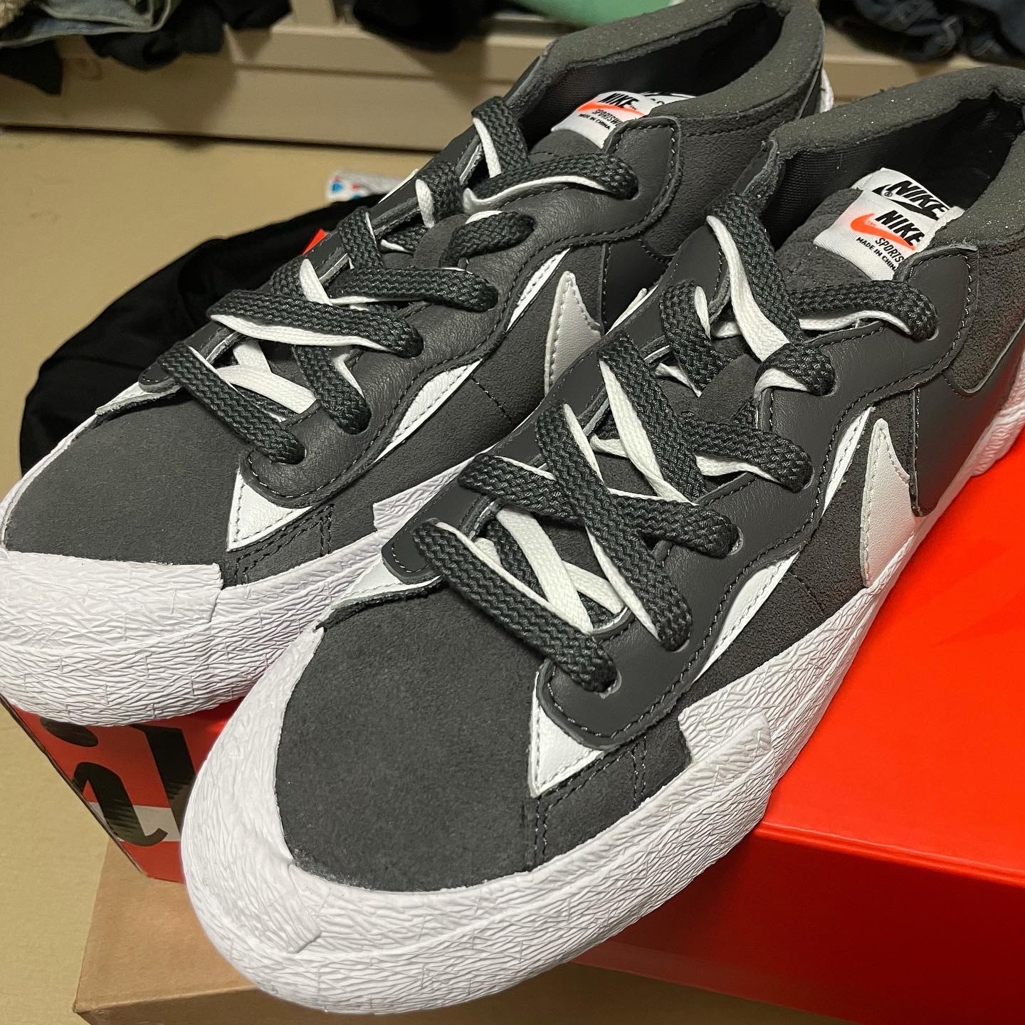 Nike x Off-White Dunk Low The 50 - Lot 46, Nike x Sacai Blazer Low Iron Grey 착용 스타일 - 2