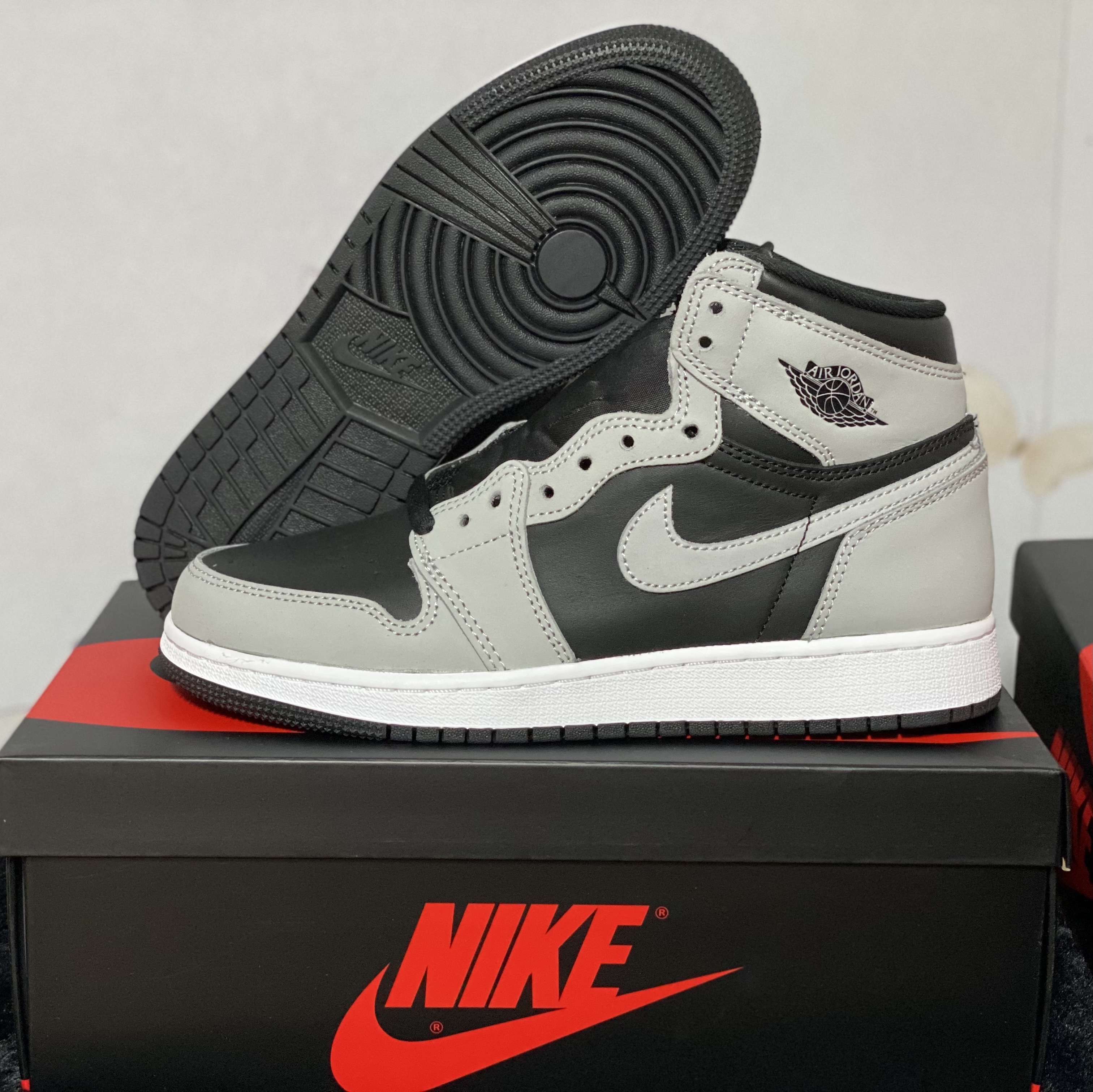 Jordan 1 Retro High OG Shadow 2.0 착용 스타일 - 1