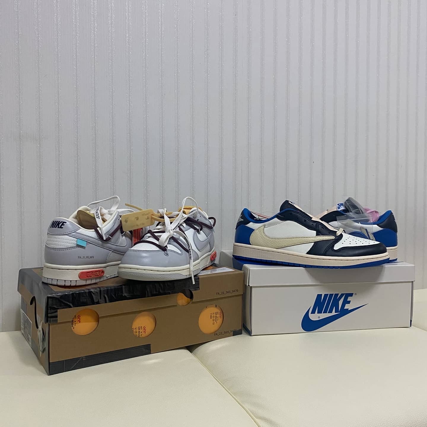 Jordan 1 x Travis Scott x Fragment Retro Low OG SP Military Blue, Nike x Off-White Dunk Low The 50 - Lot 46 착용 스타일 - 2