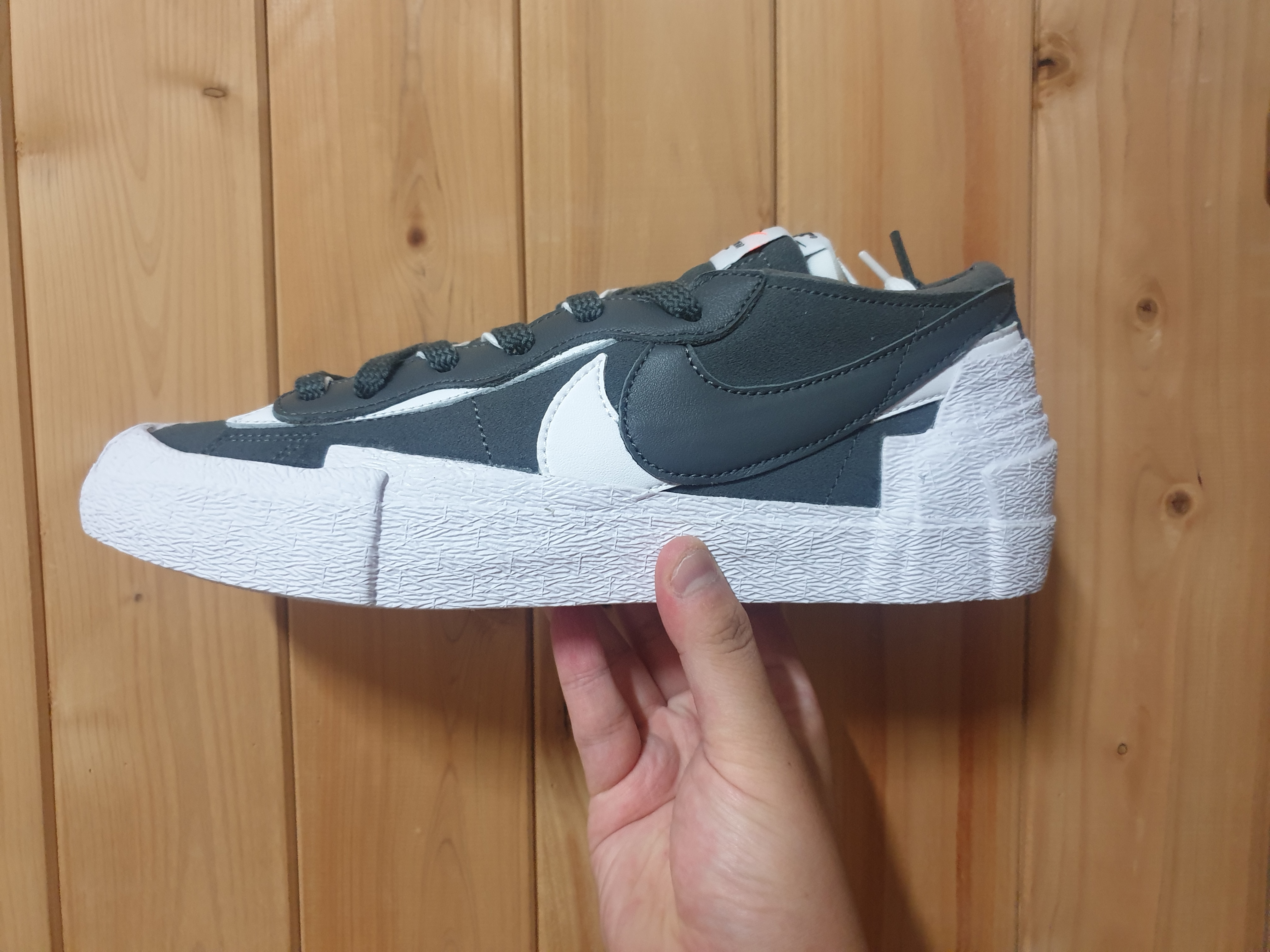Nike x Sacai Blazer Low Iron Grey 착용 스타일 - 1