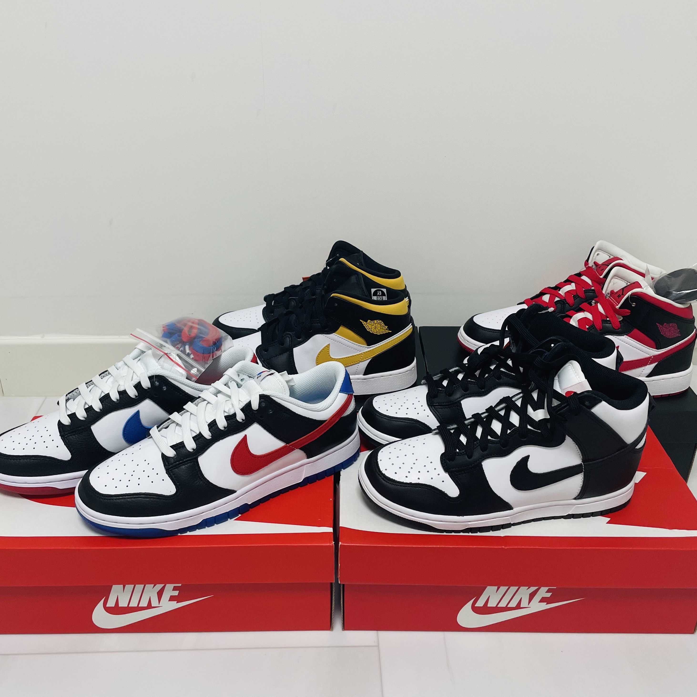 (GS) Jordan 1 Mid Very Berry , (GS) Jordan 1 Mid Pollen 착용 스타일