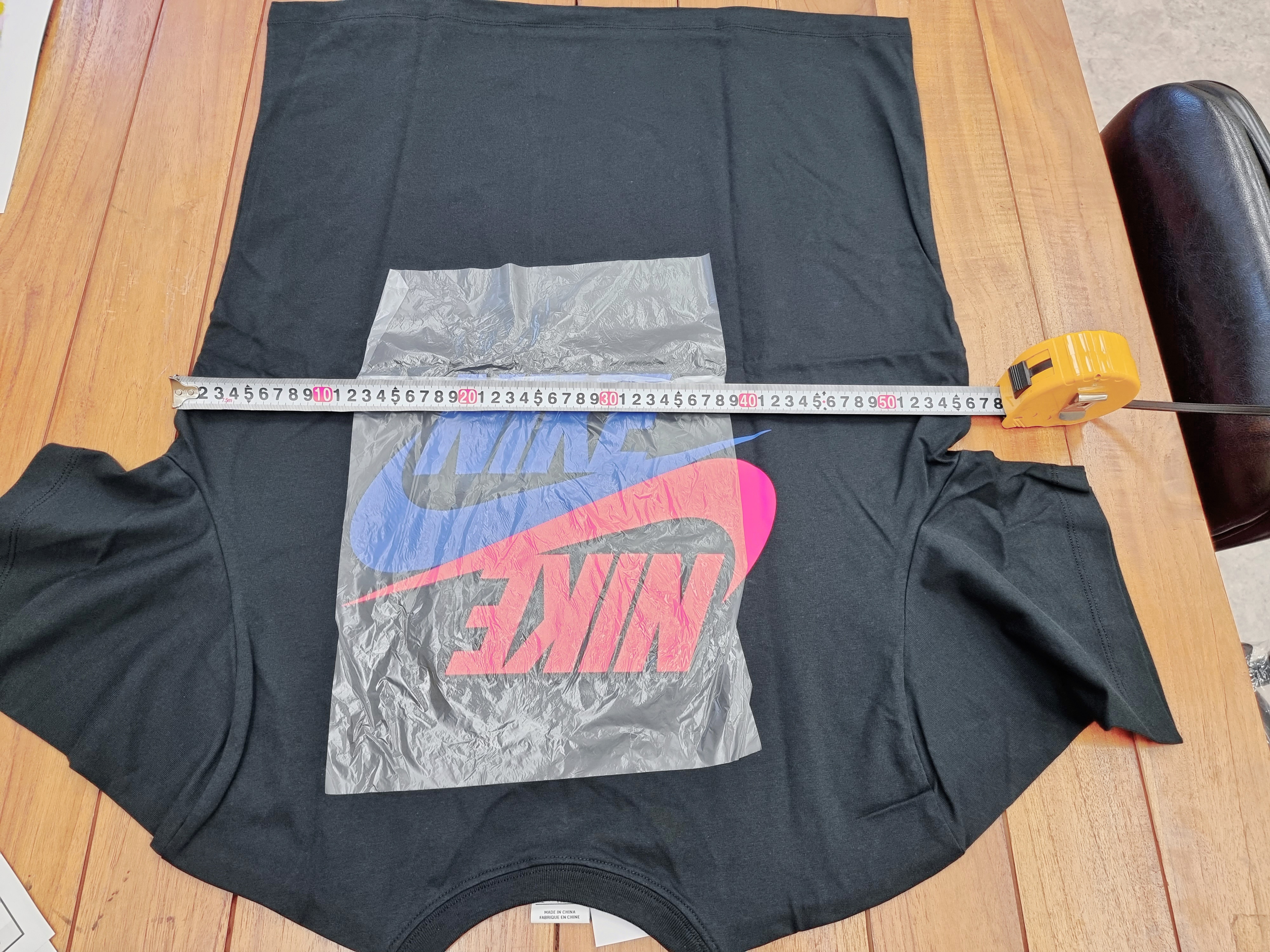 Nike Hangul T-Shirt Black 착용 스타일 - 2