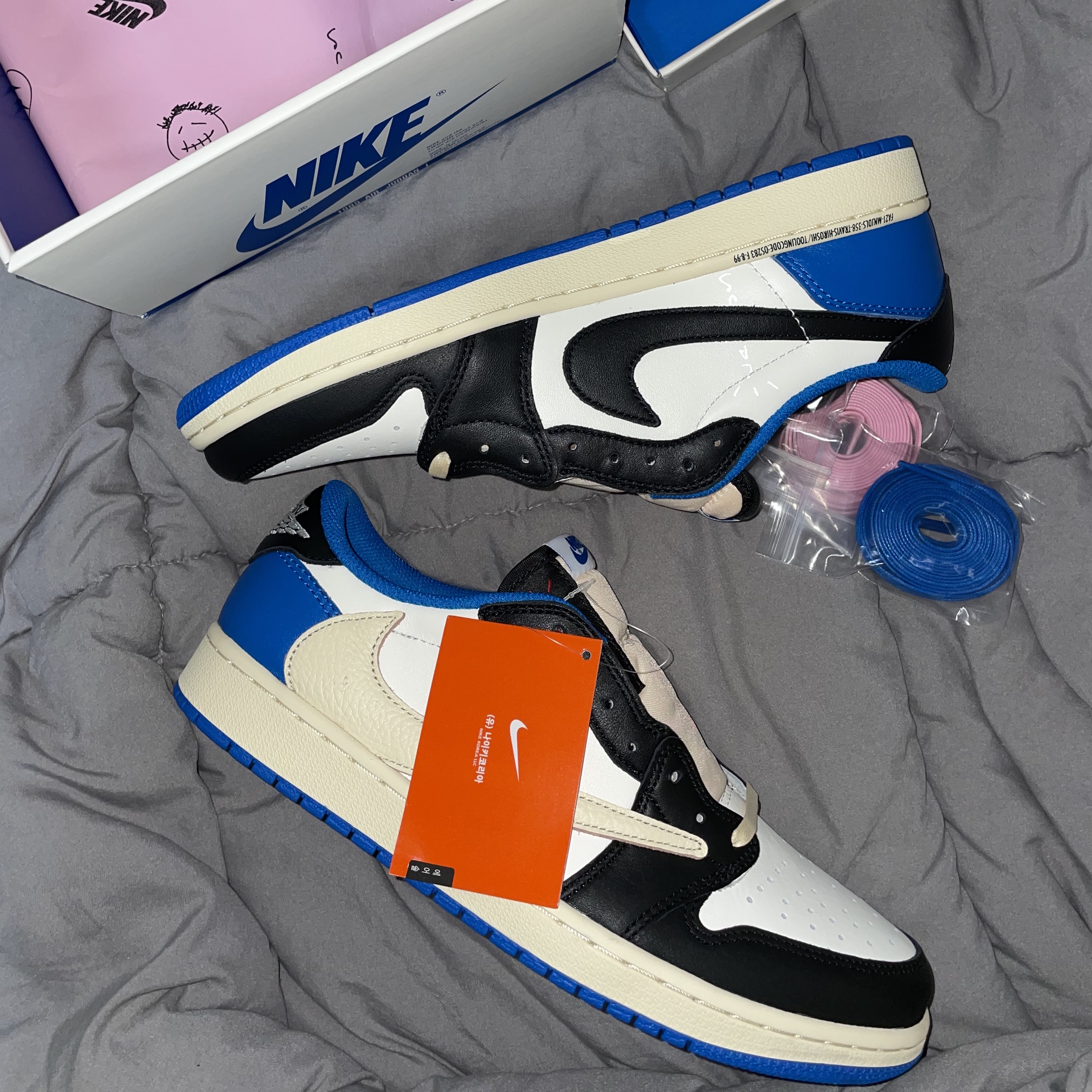 Jordan 1 x Travis Scott x Fragment Retro Low OG SP Military Blue 착용 스타일