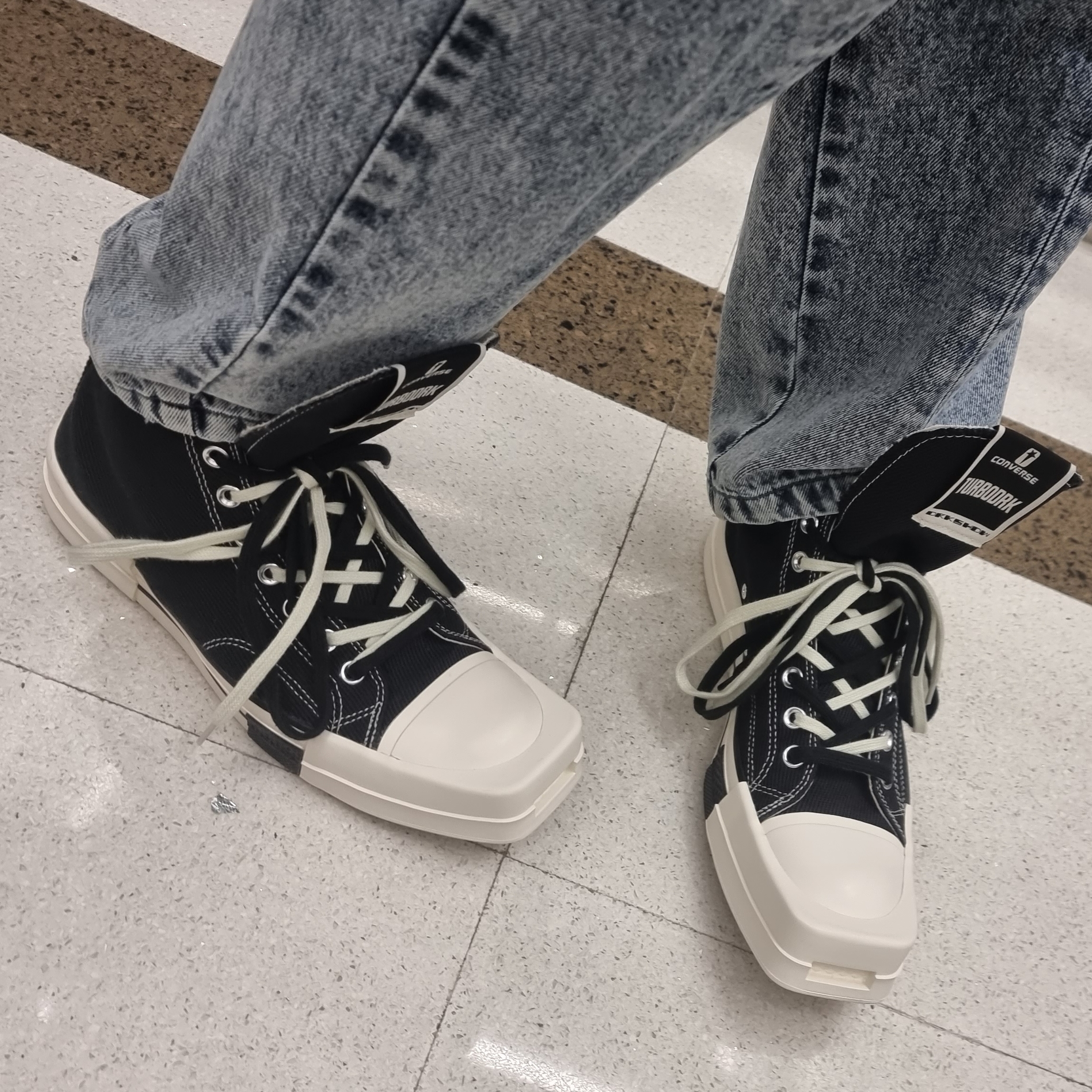 Converse x Drkshdw Turbodrk Chuck 70 Hi Black 착용 스타일 - 3