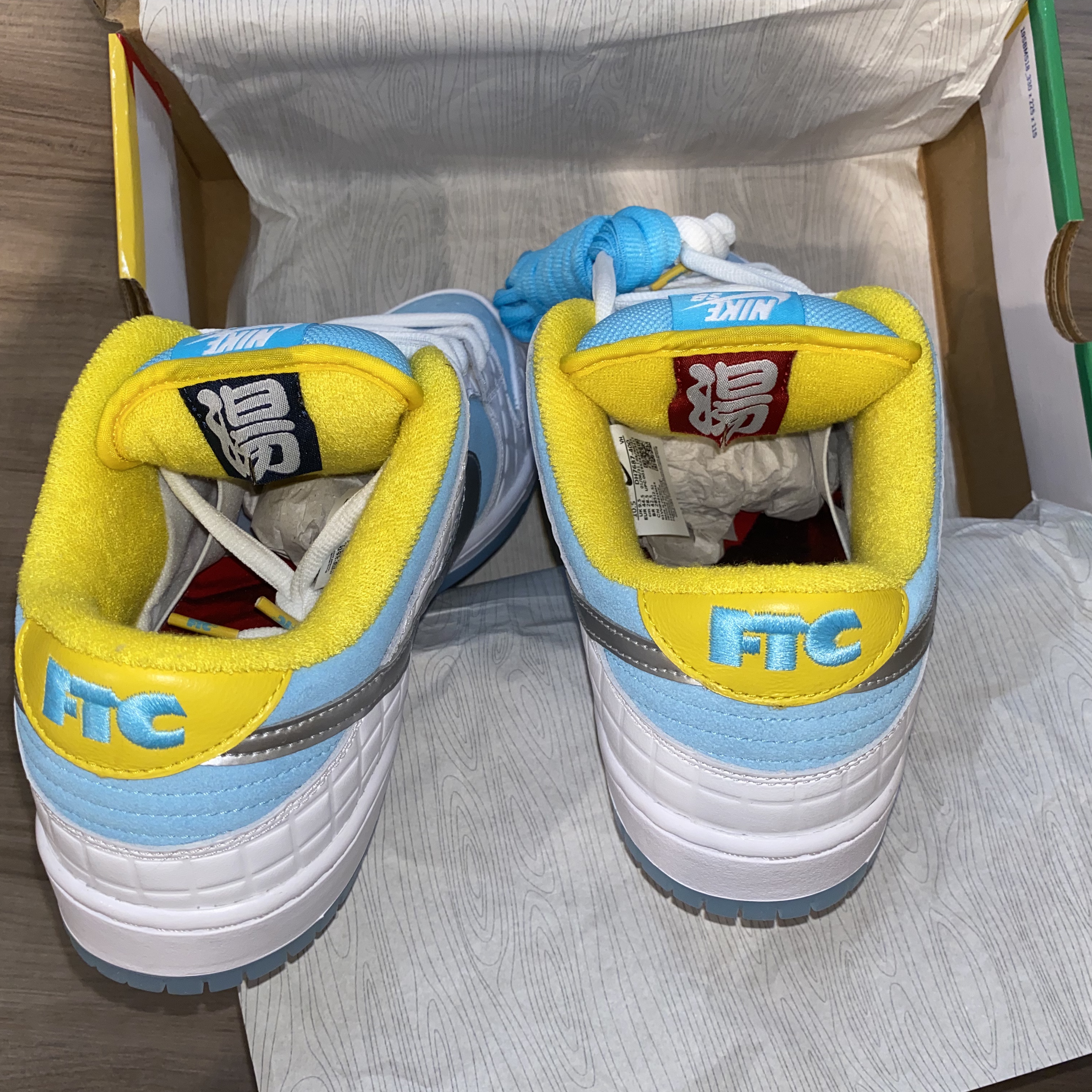 Nike x FTC SB Dunk Low Pro QS Lagoon Pulse 착용 스타일 - 4