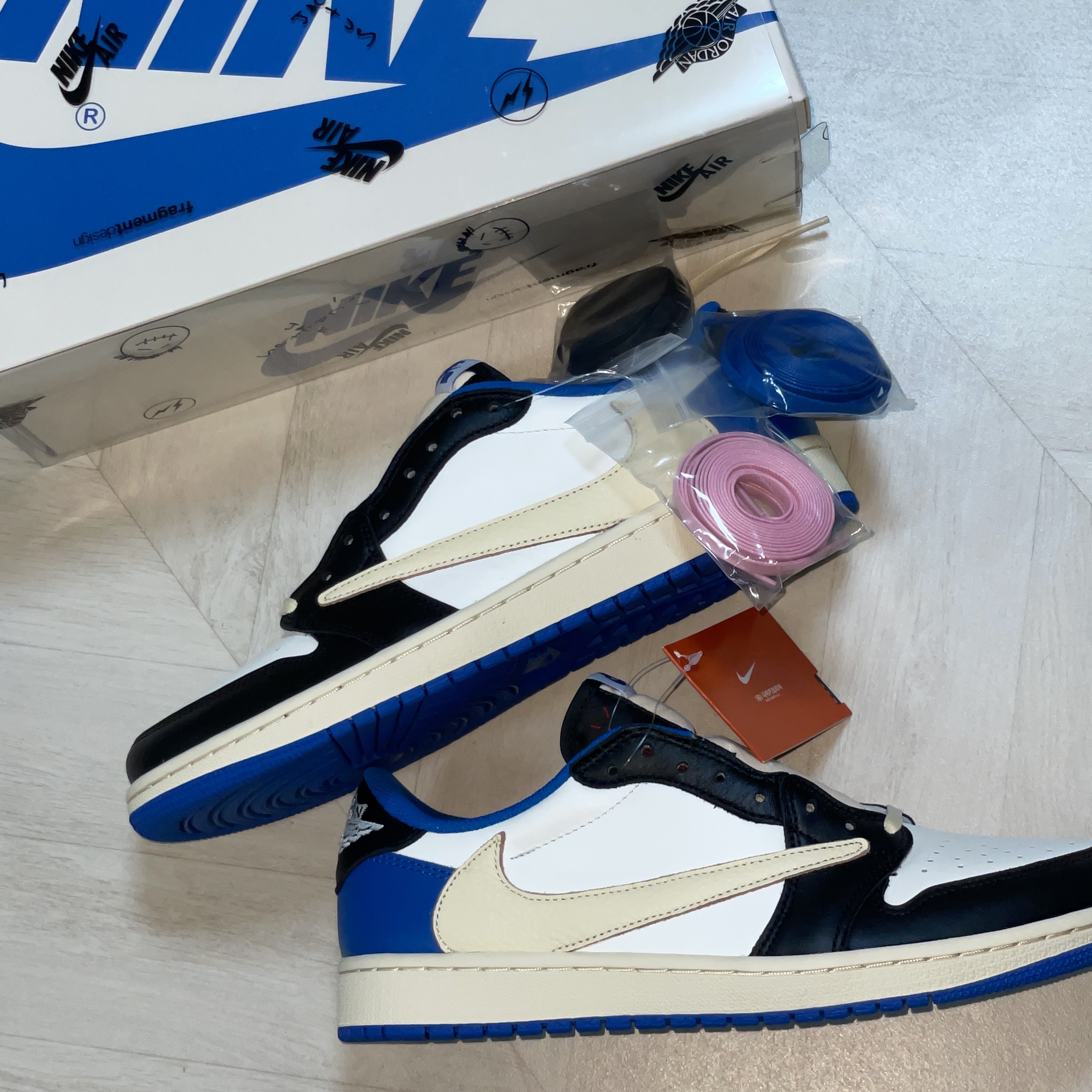Jordan 1 x Travis Scott x Fragment Retro Low OG SP Military Blue 착용 스타일