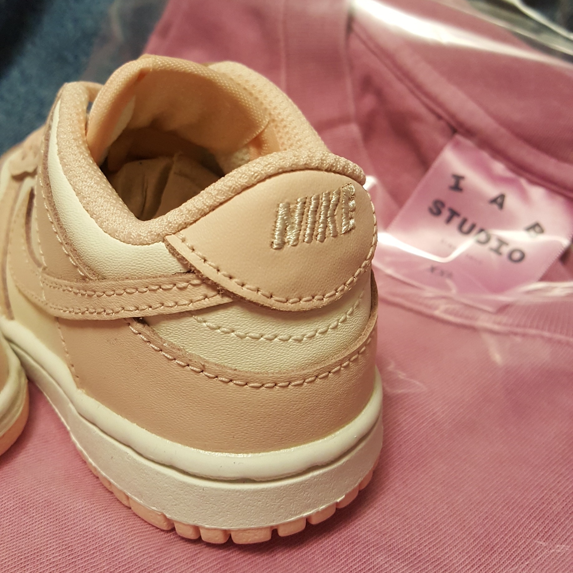 IAB Studio Pigment T-Shirt Magenta, (PS) Nike Dunk Low Orange Pearl 착용 스타일 - 3