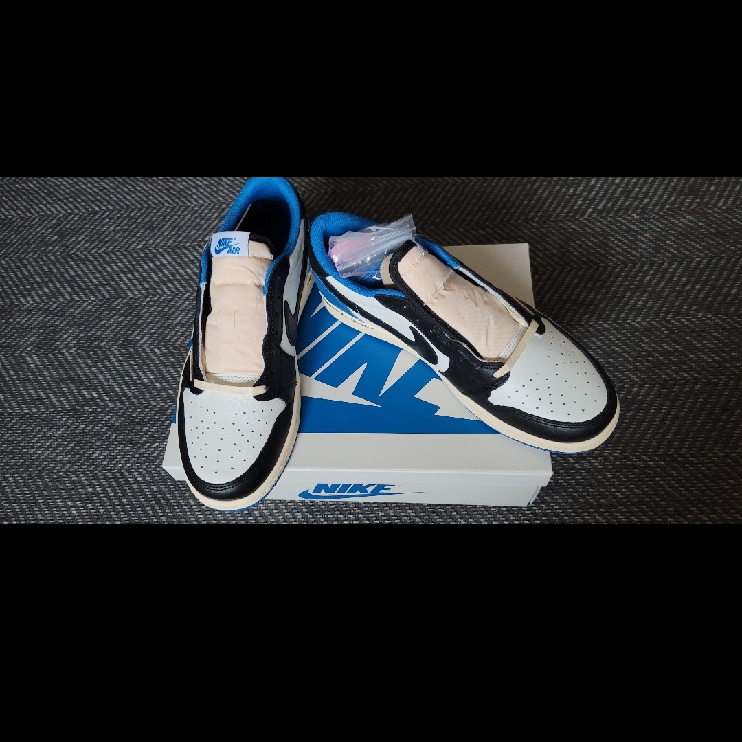 Jordan 1 x Travis Scott x Fragment Retro Low OG SP Military Blue 착용 스타일