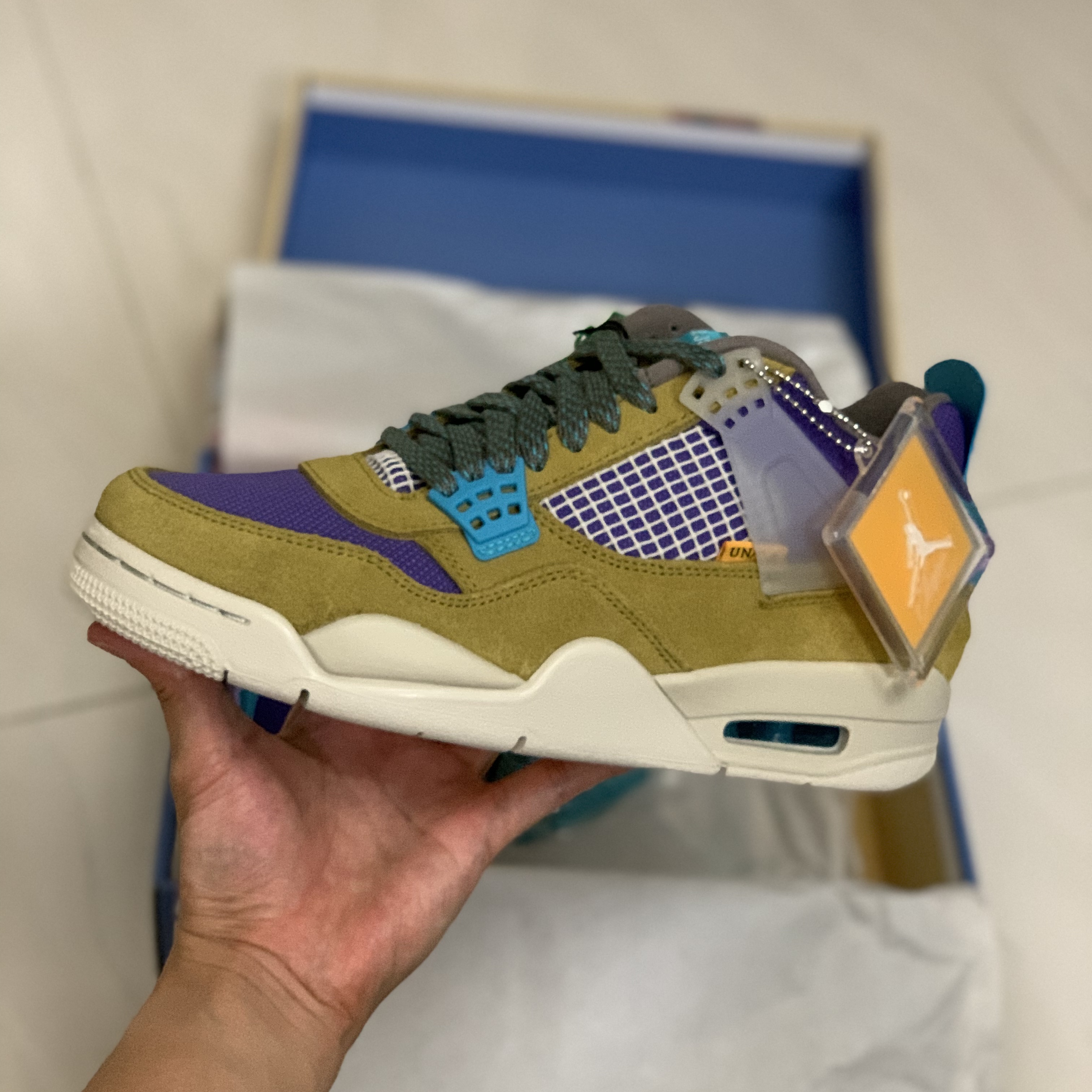 Jordan 4 x Union Retro SP Desert Moss 착용 스타일 - 1
