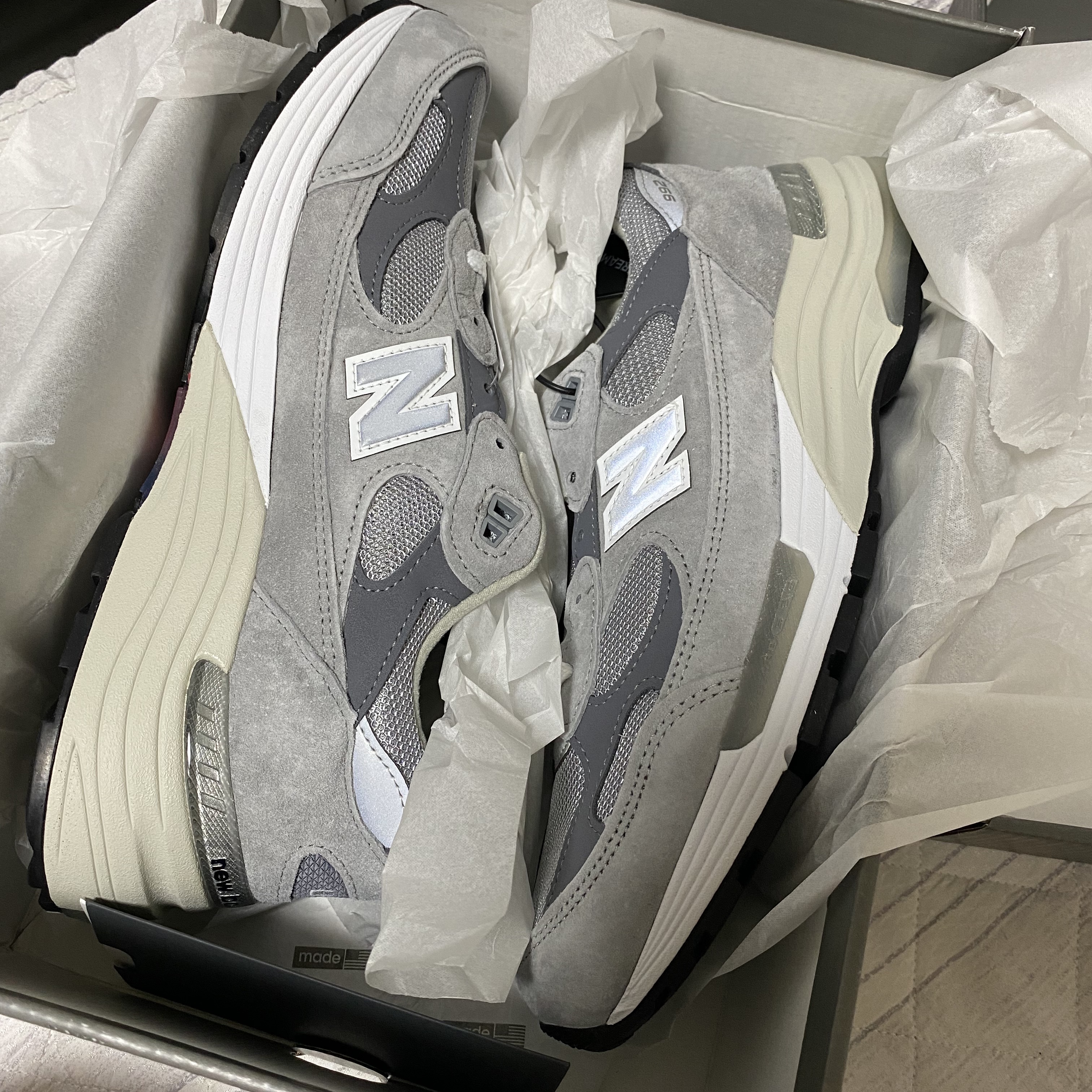 New Balance 992 Made in USA Grey - D Standard 착용 스타일
