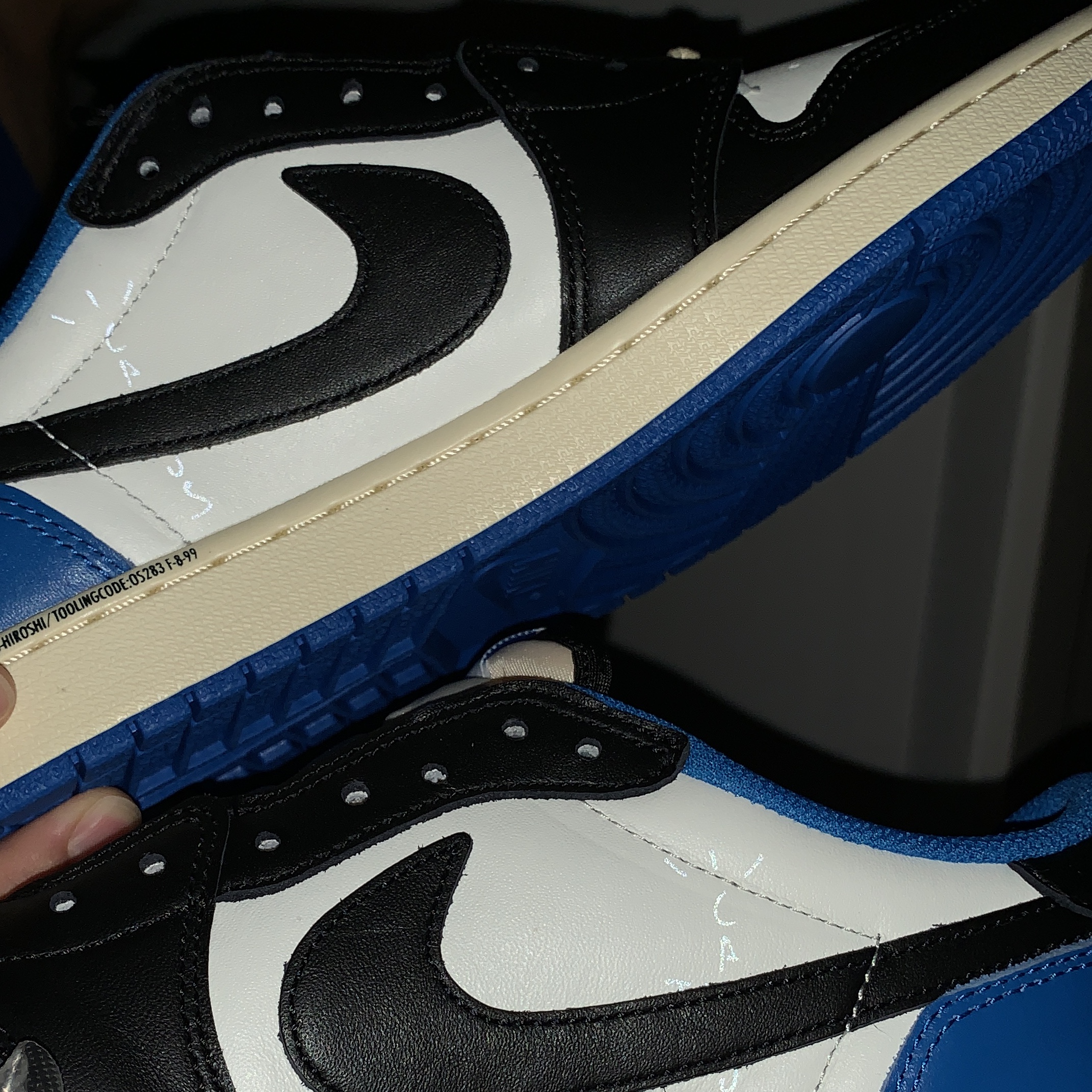 Jordan 1 x Travis Scott x Fragment Retro Low OG SP Military Blue 착용 스타일 - 5